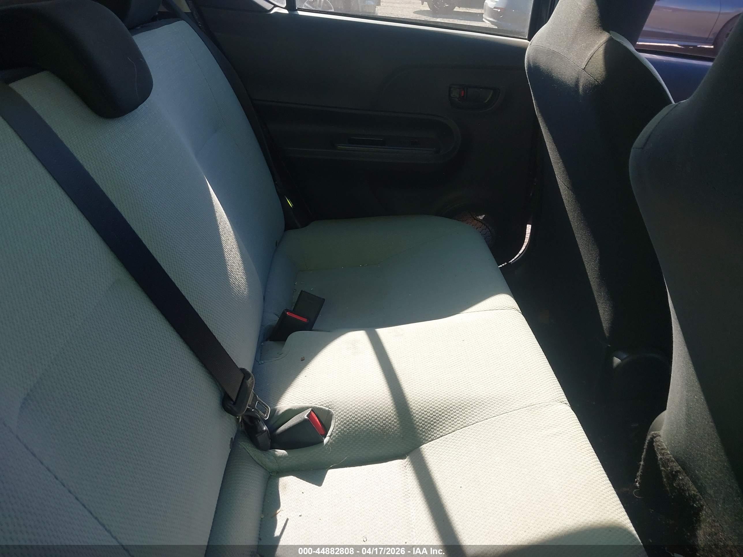 TOYOTA PRIUS image 8