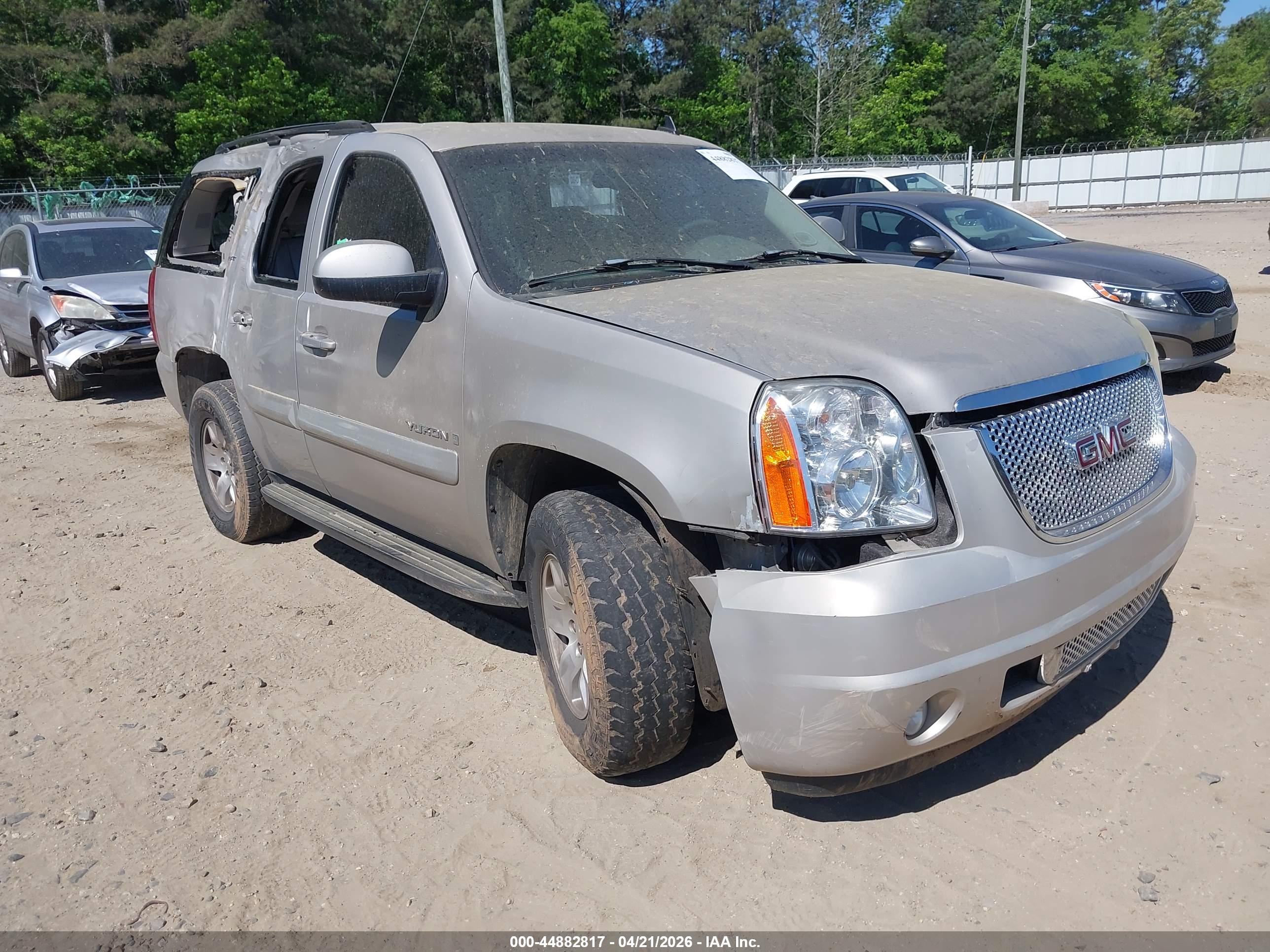 GMC YUKON image 6