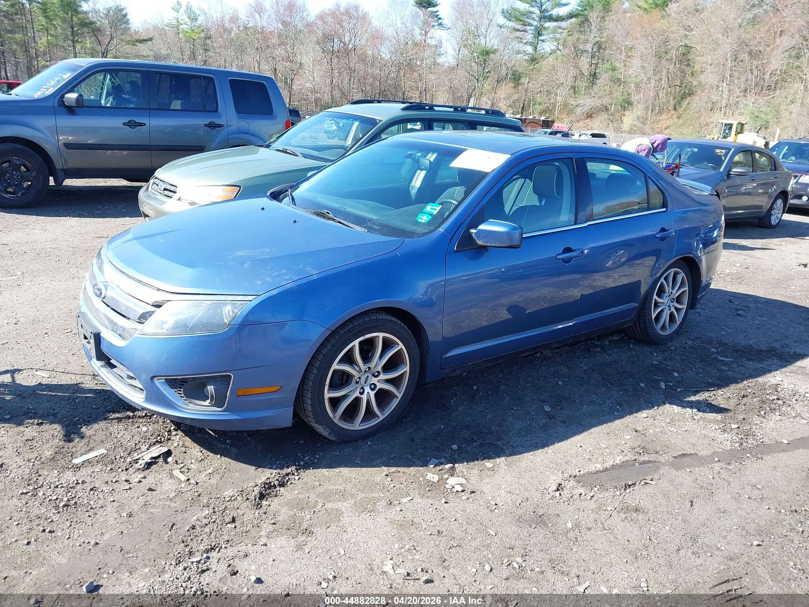 FORD FUSION image 2