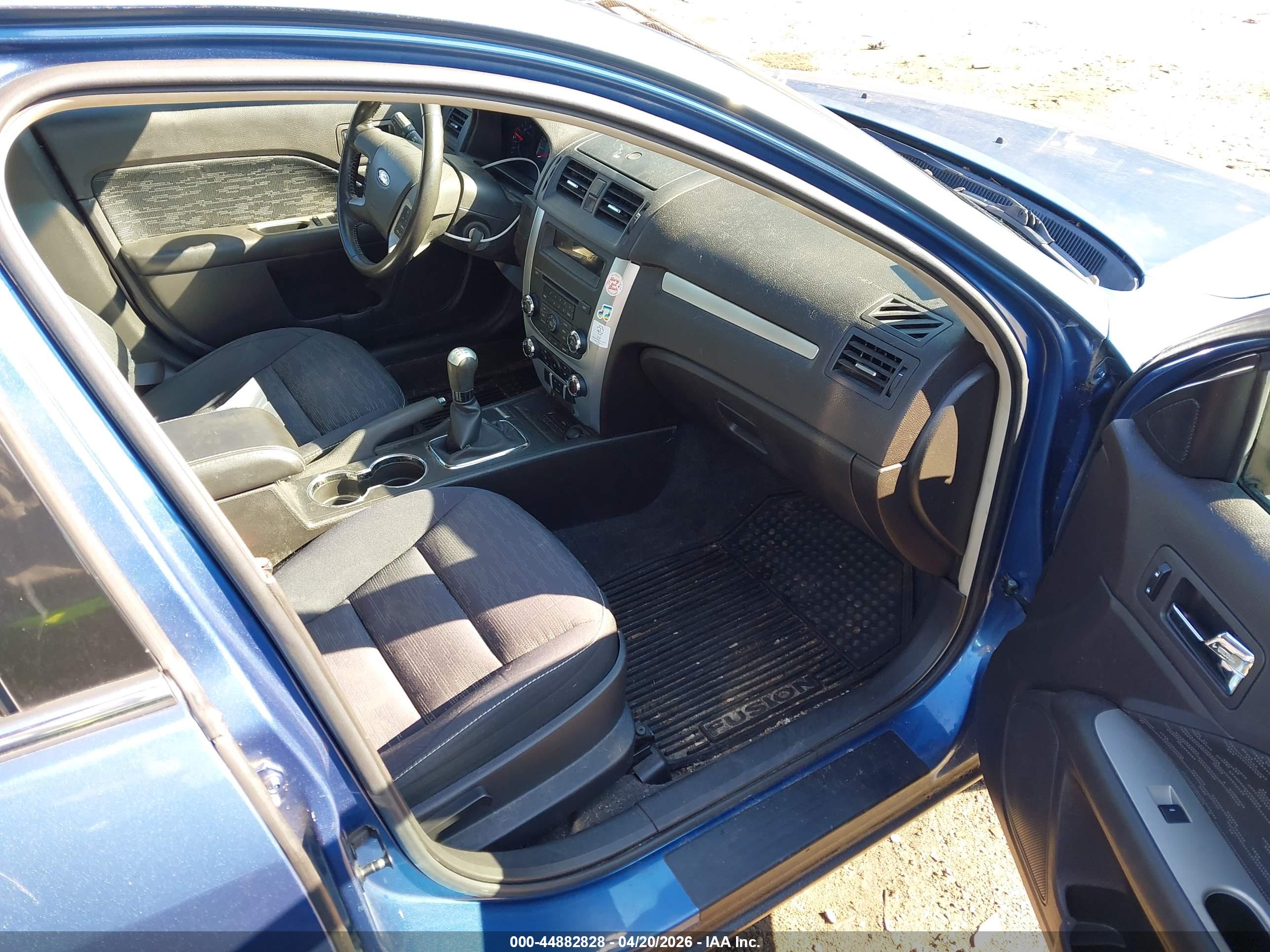 FORD FUSION image 5