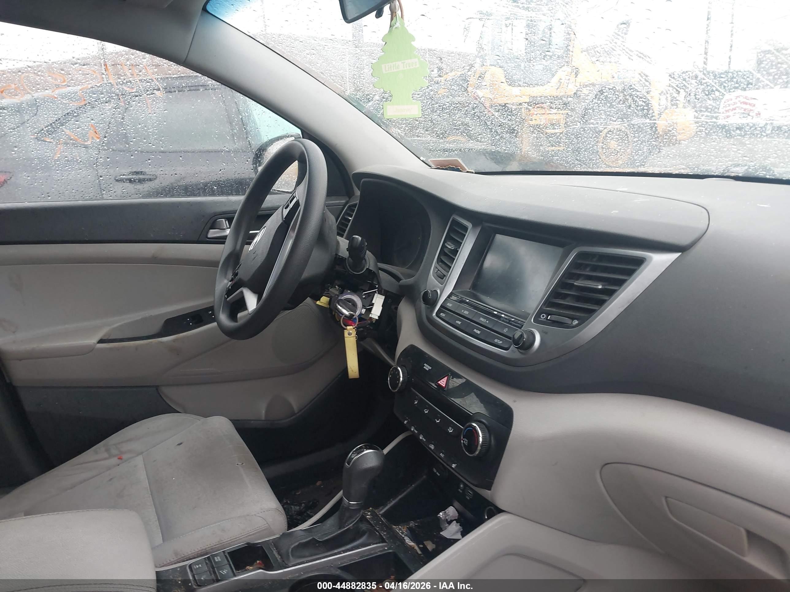 HYUNDAI TUCSON image 5