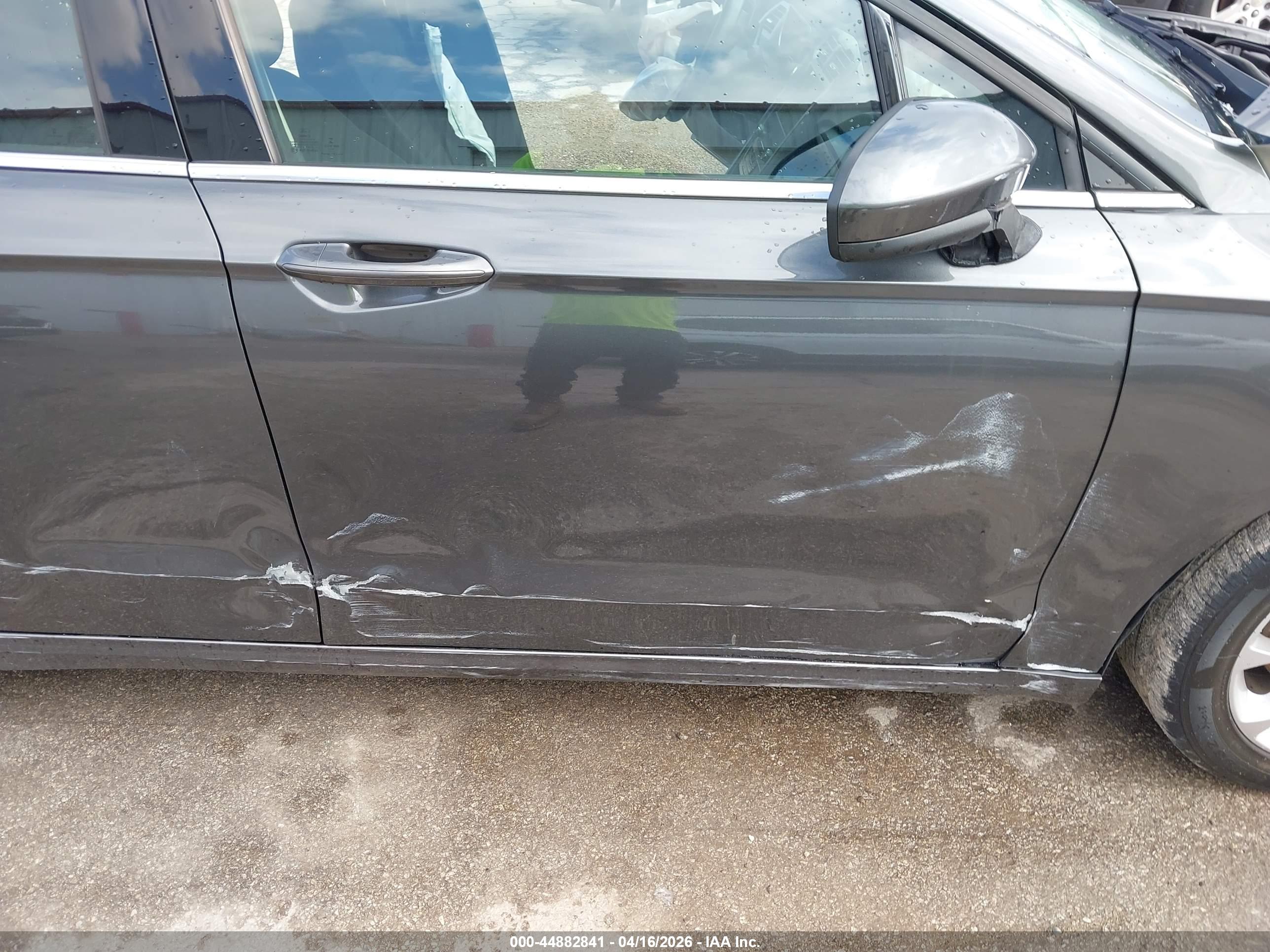 FORD FUSION image 6