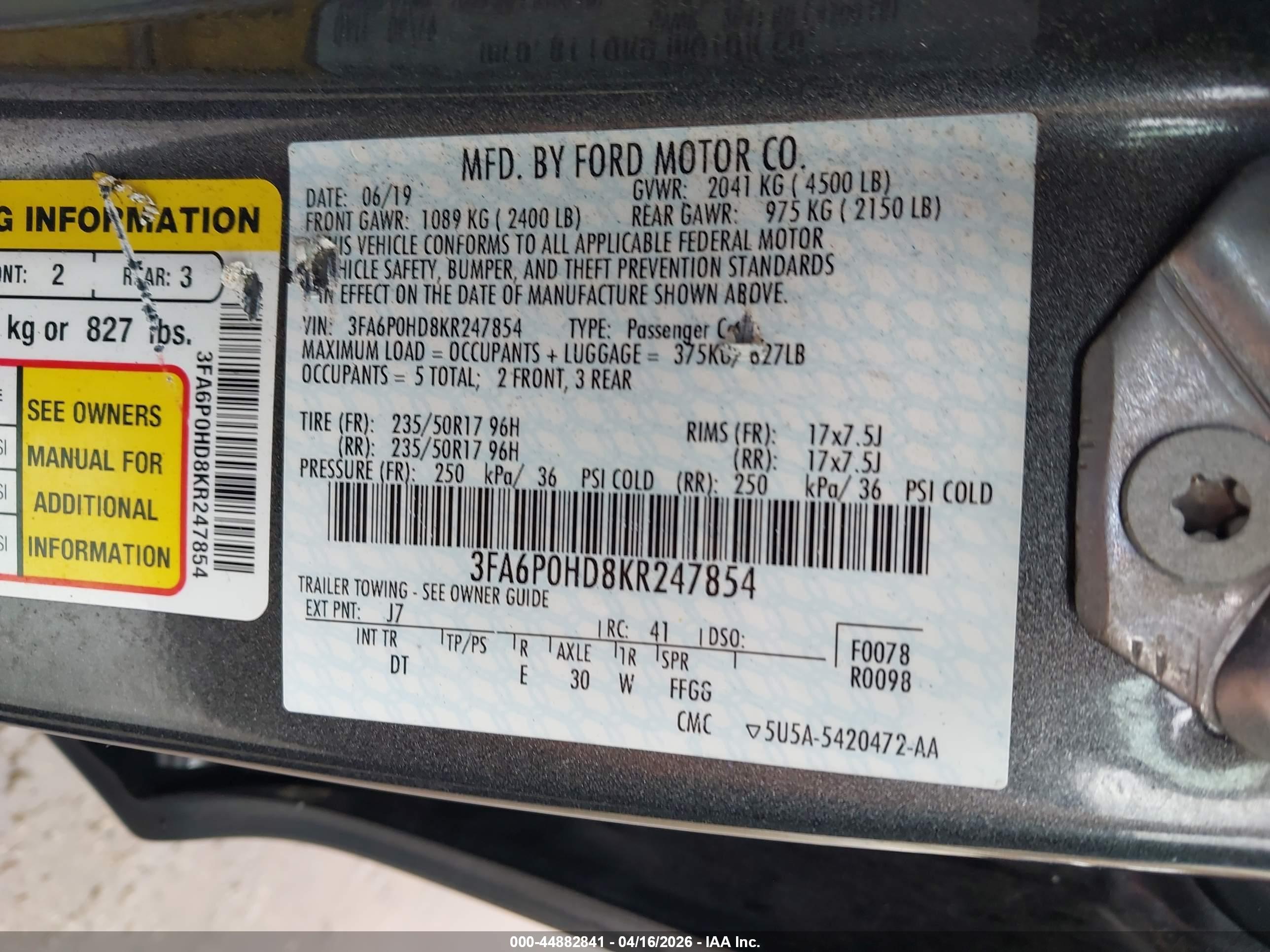 FORD FUSION image 9