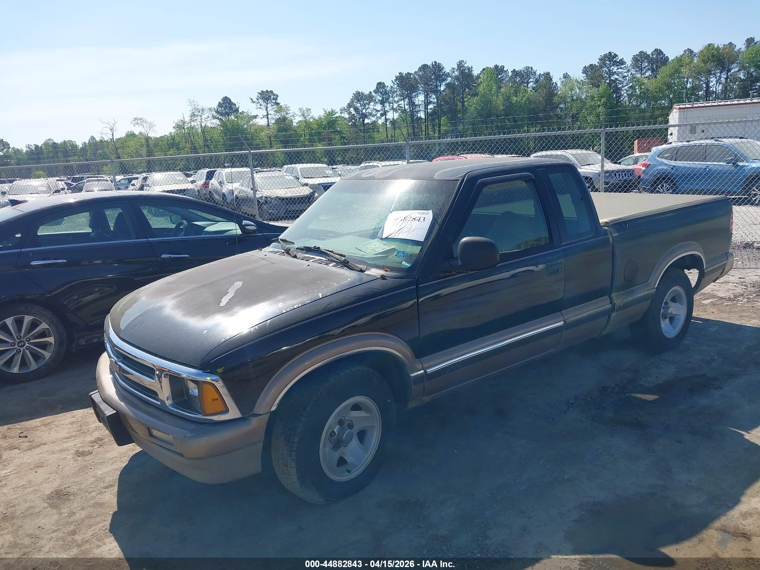 CHEVROLET S image 2