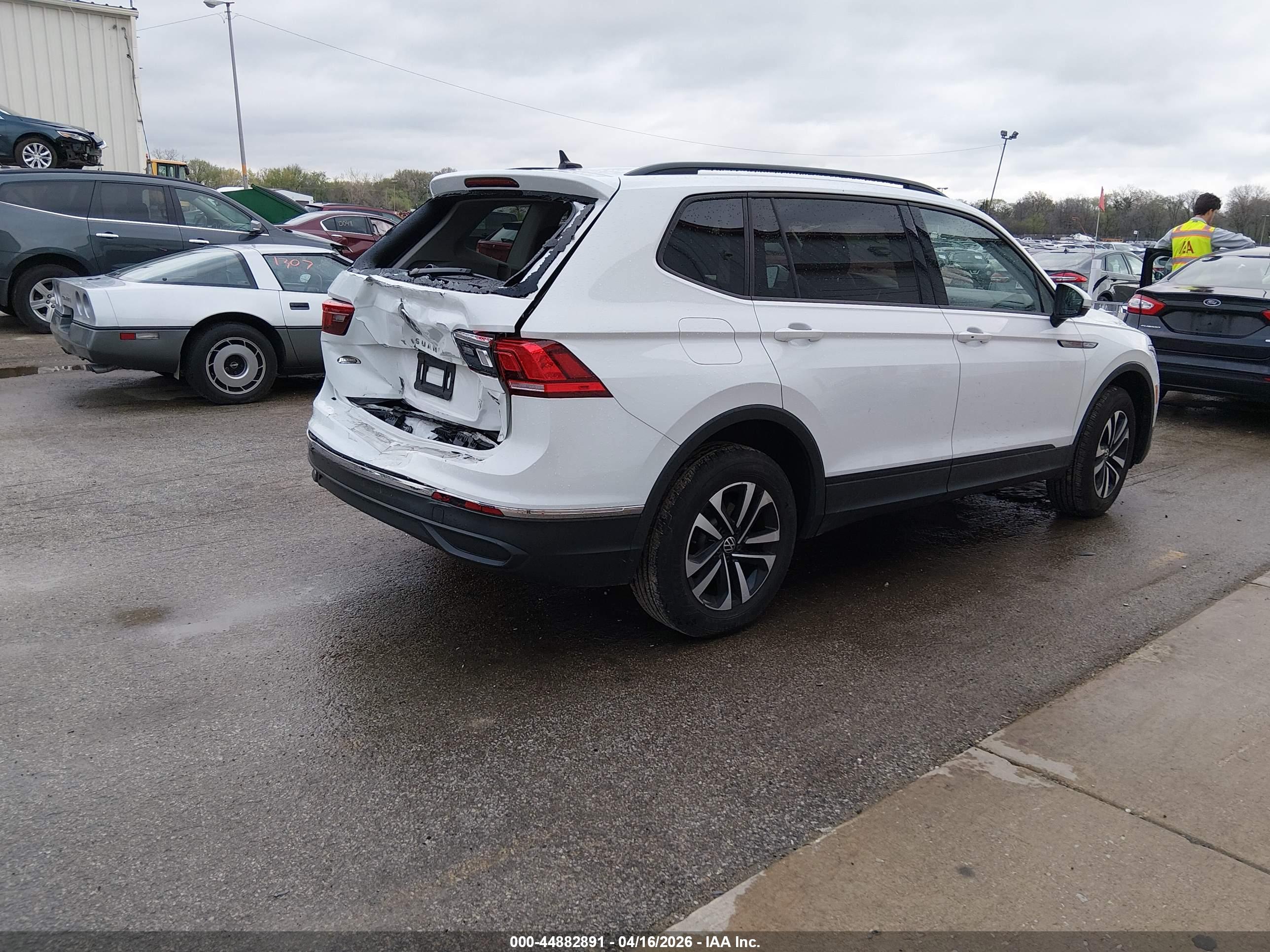 VOLKSWAGEN TIGUAN image 4
