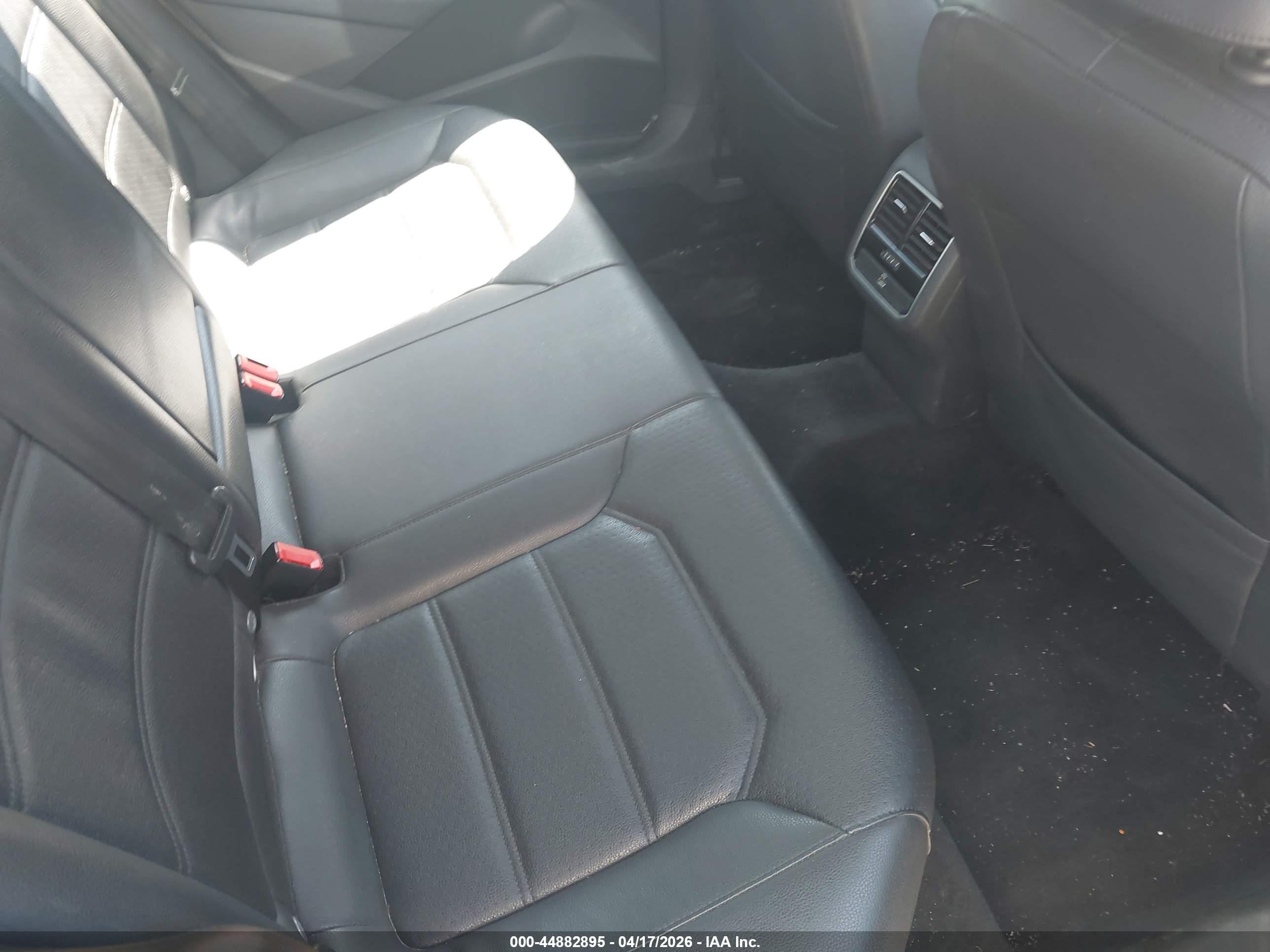 VOLKSWAGEN PASSAT image 8