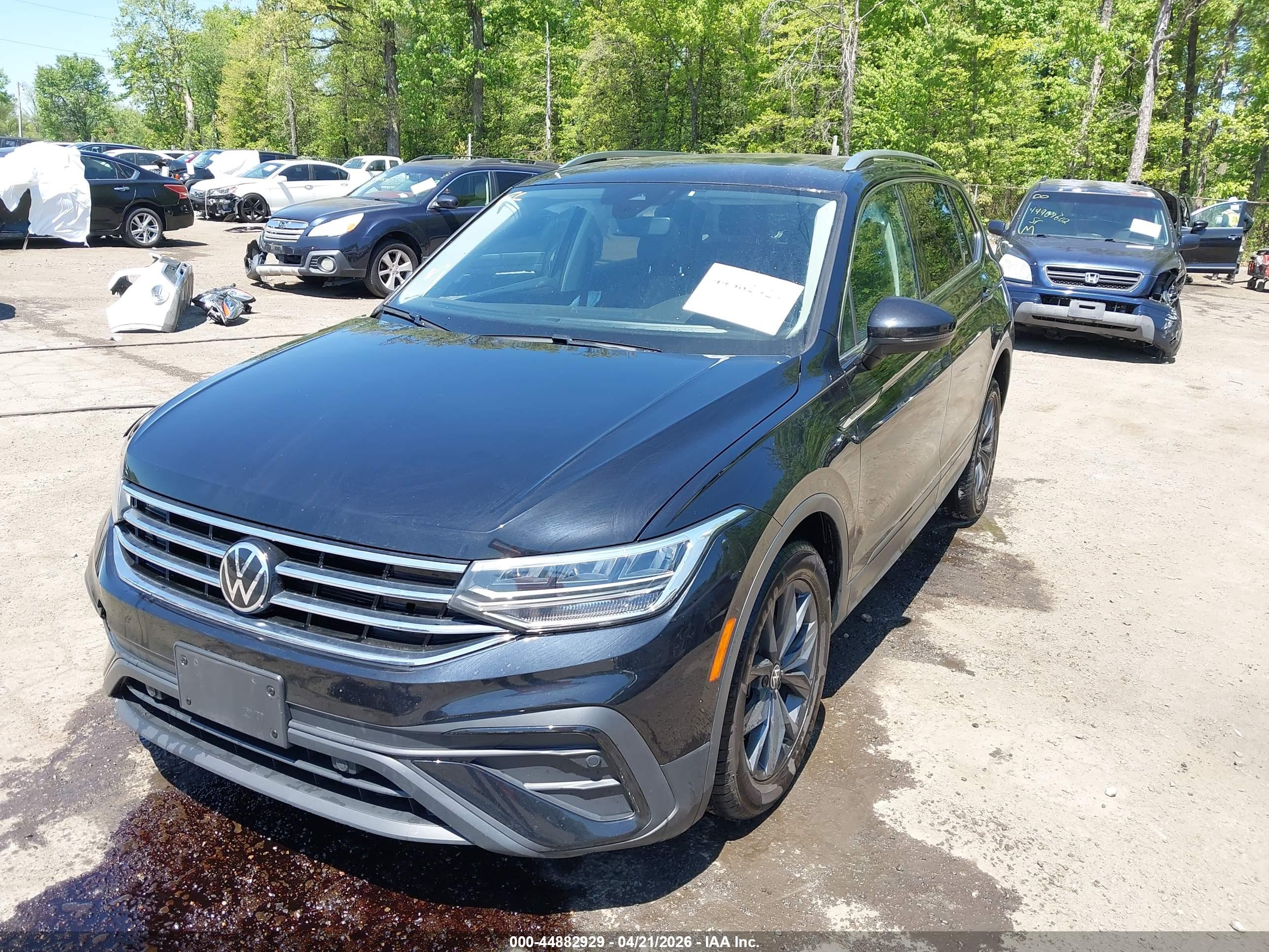 VOLKSWAGEN TIGUAN image 2