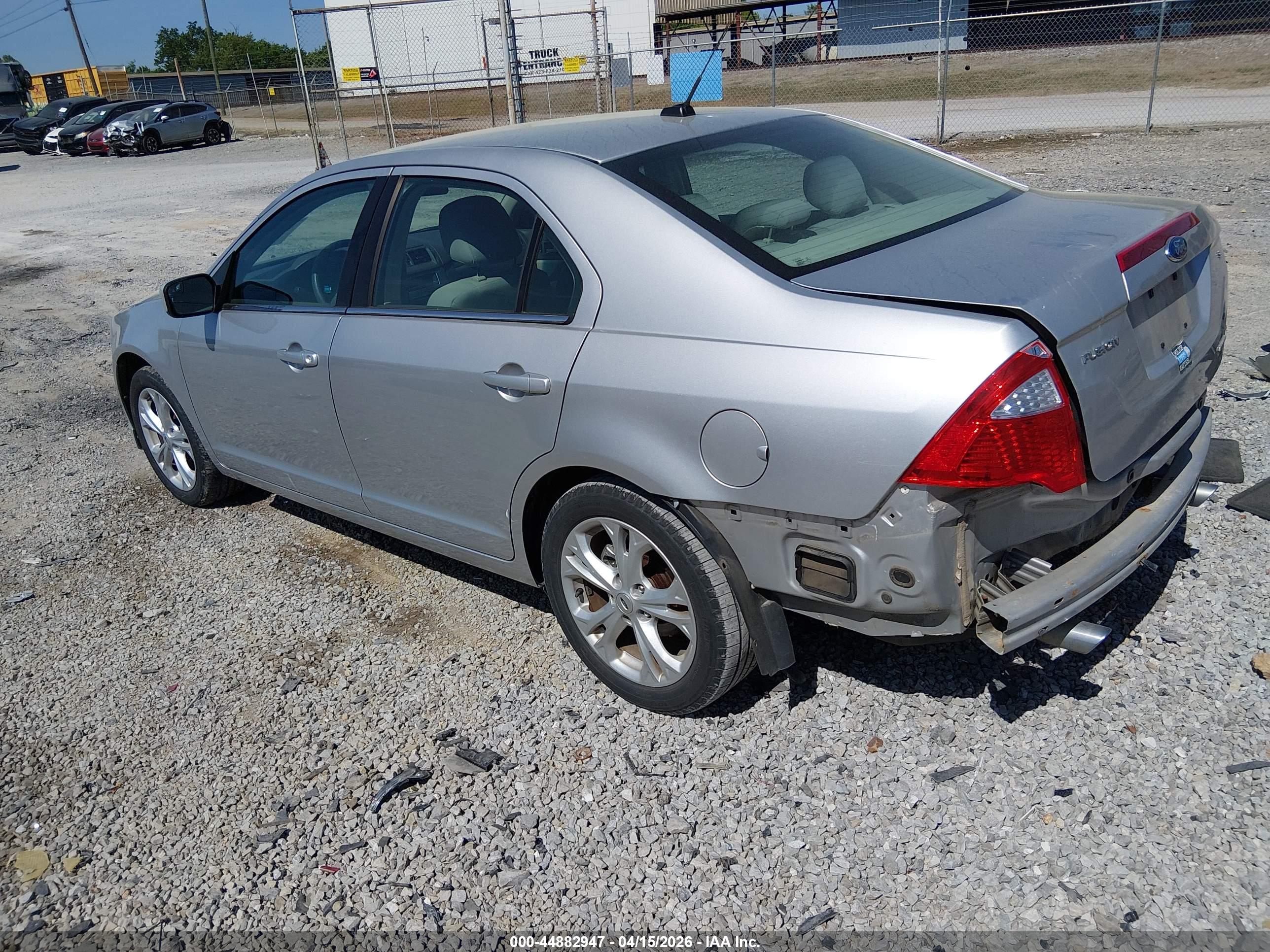 FORD FUSION image 3
