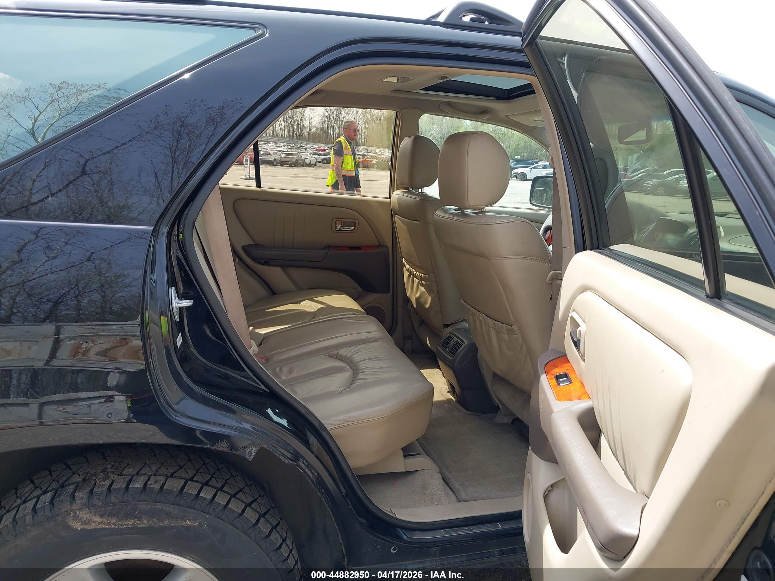 LEXUS RX image 8