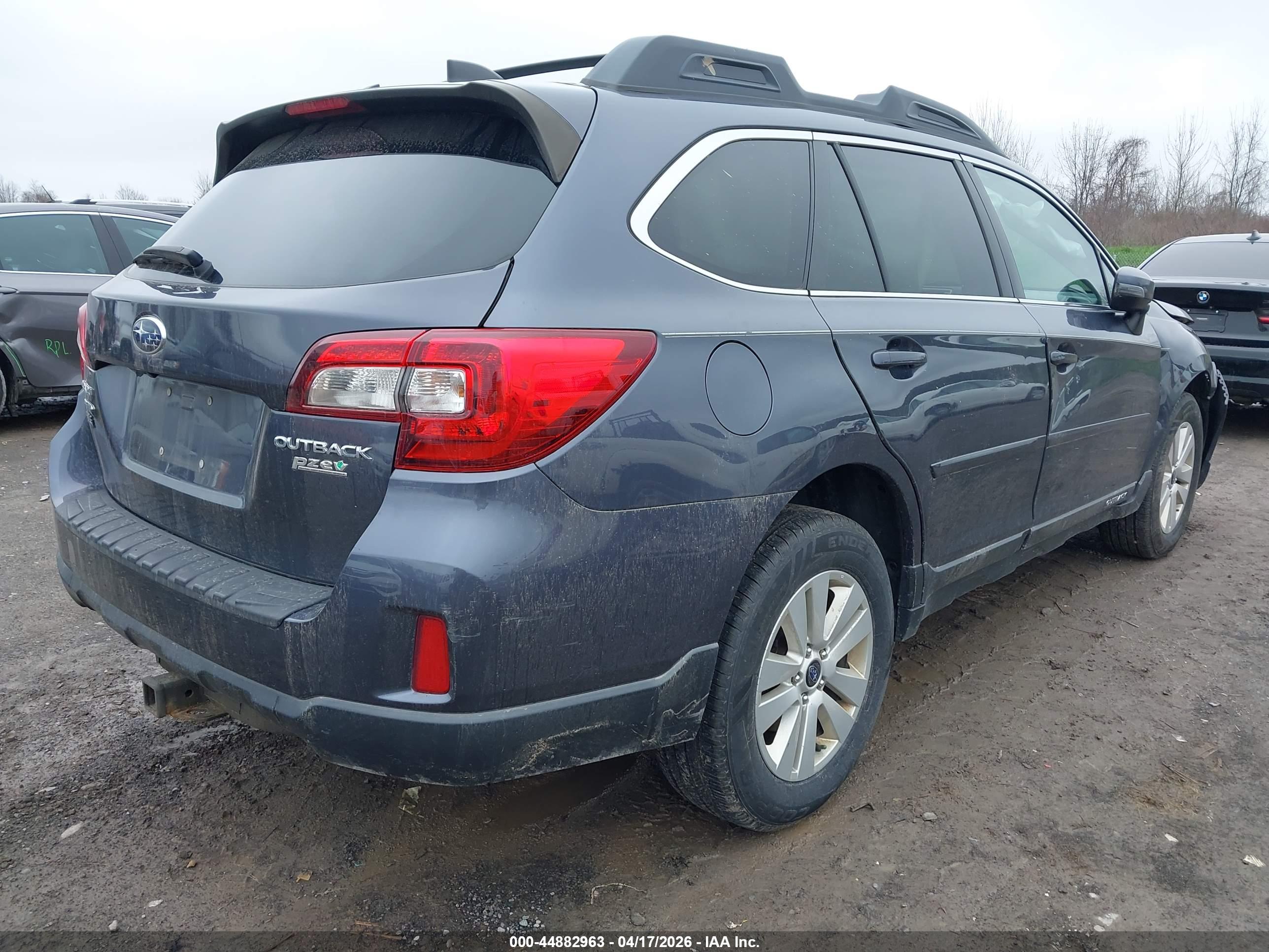 SUBARU OUTBACK image 4