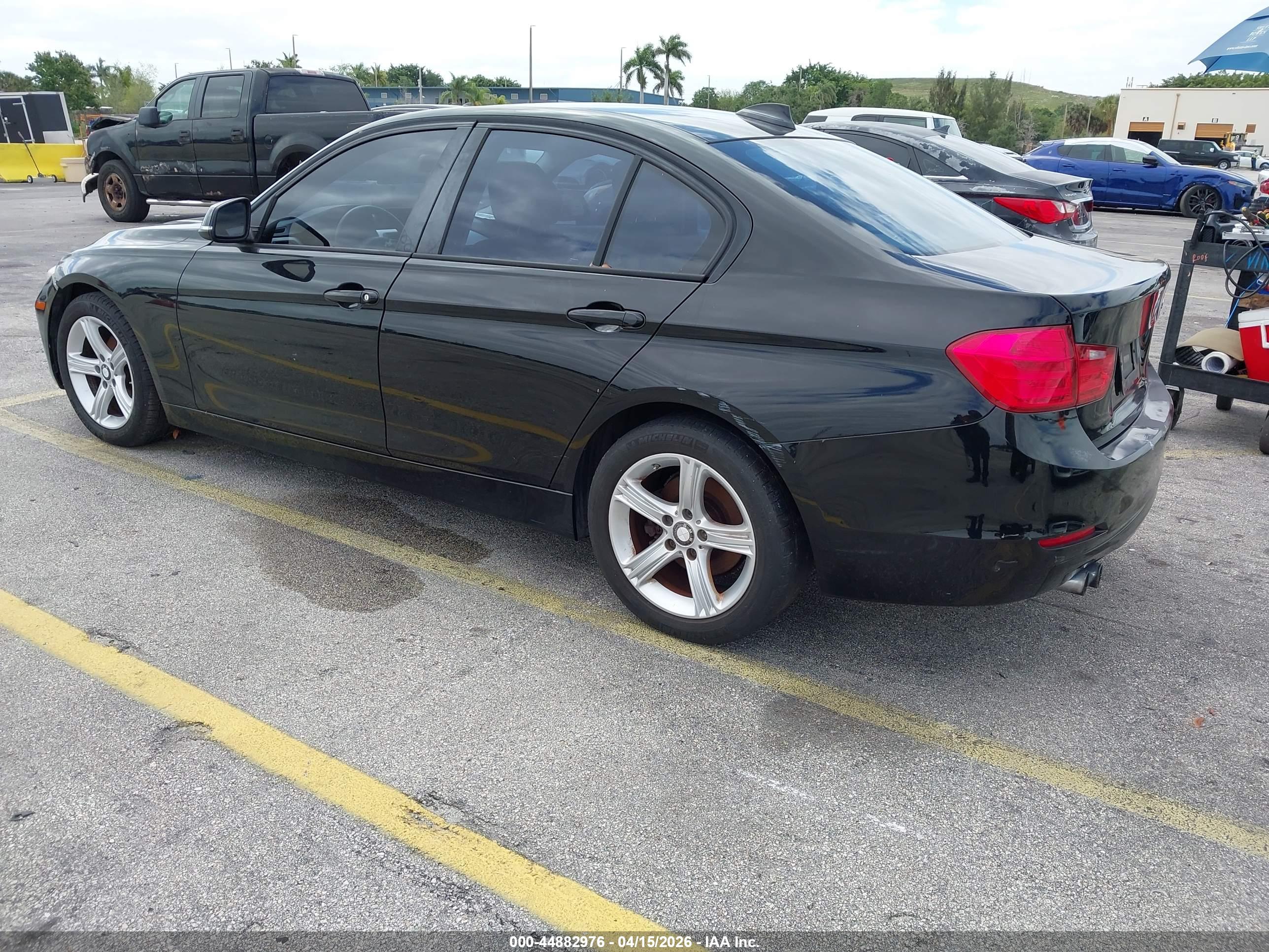 BMW 328I image 3