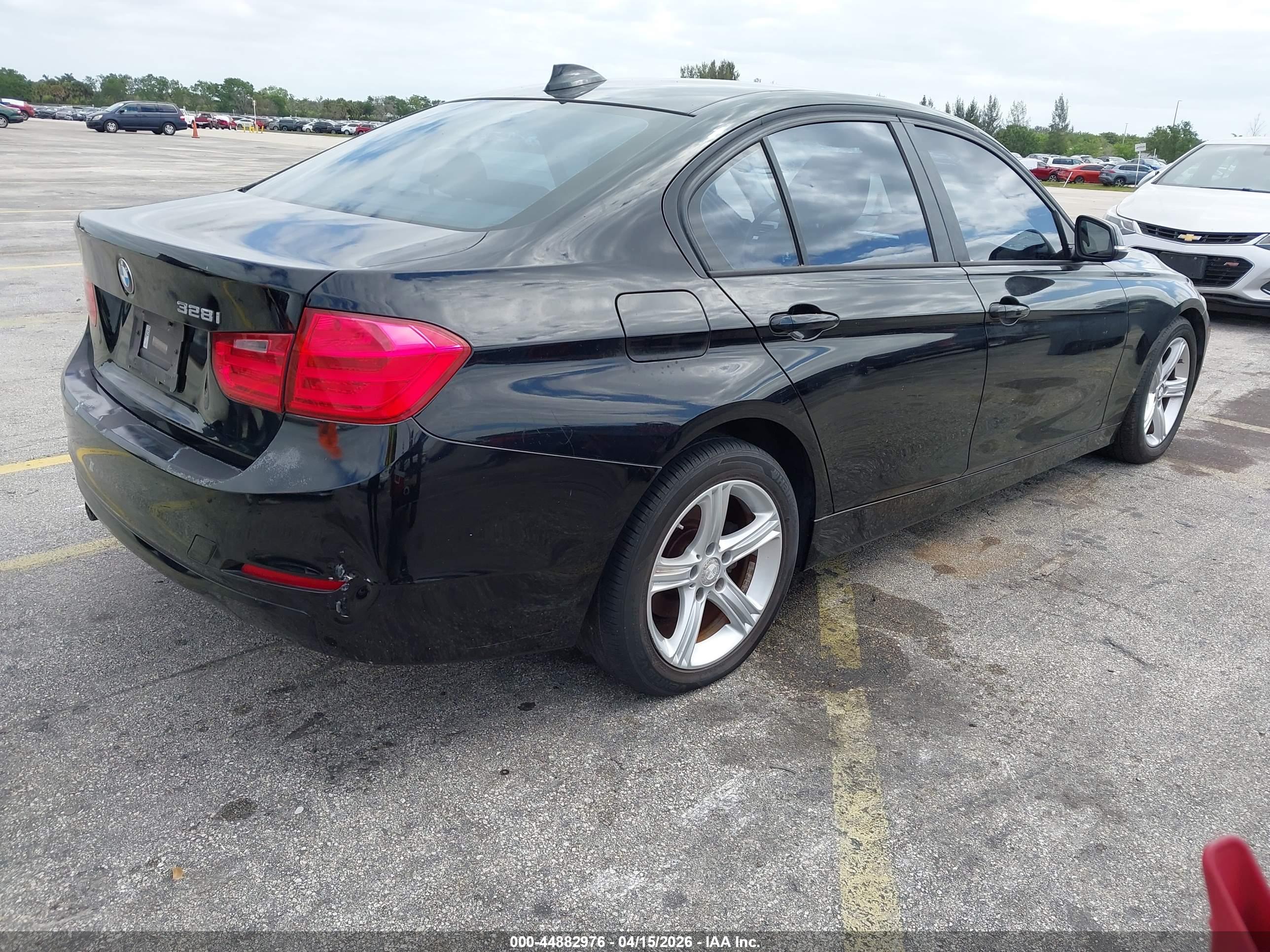 BMW 328I image 4