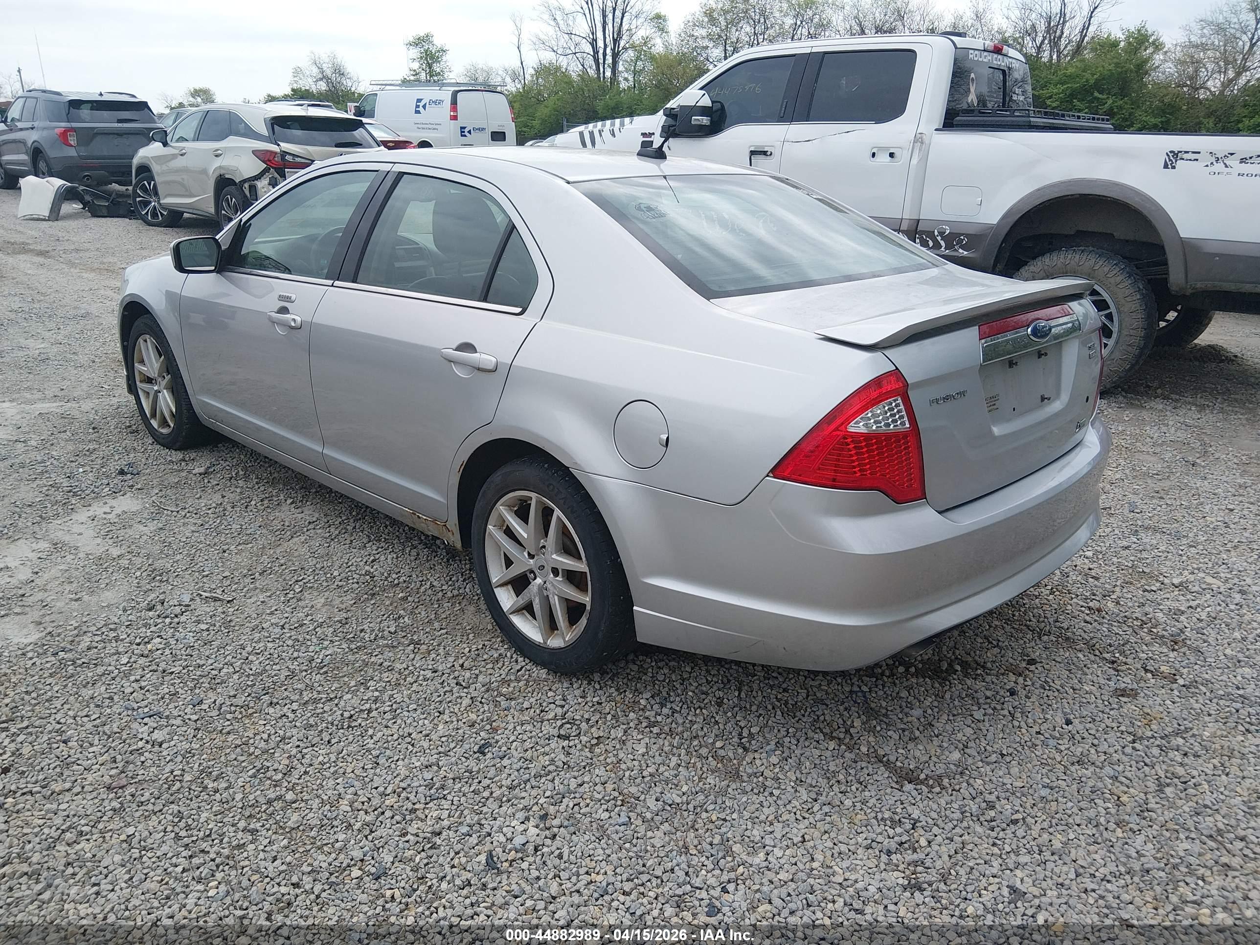 FORD FUSION image 3