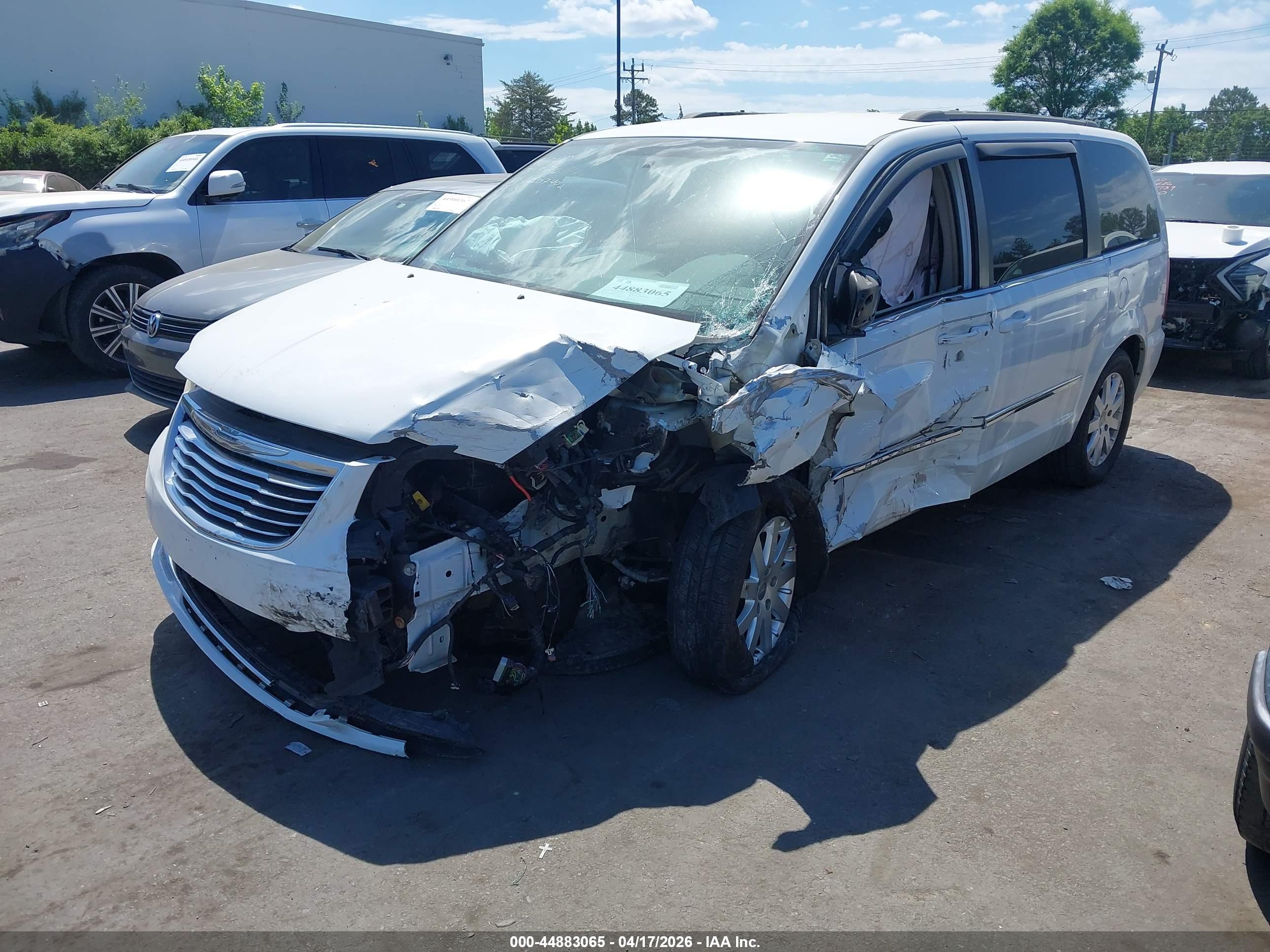 CHRYSLER TOWN image 2