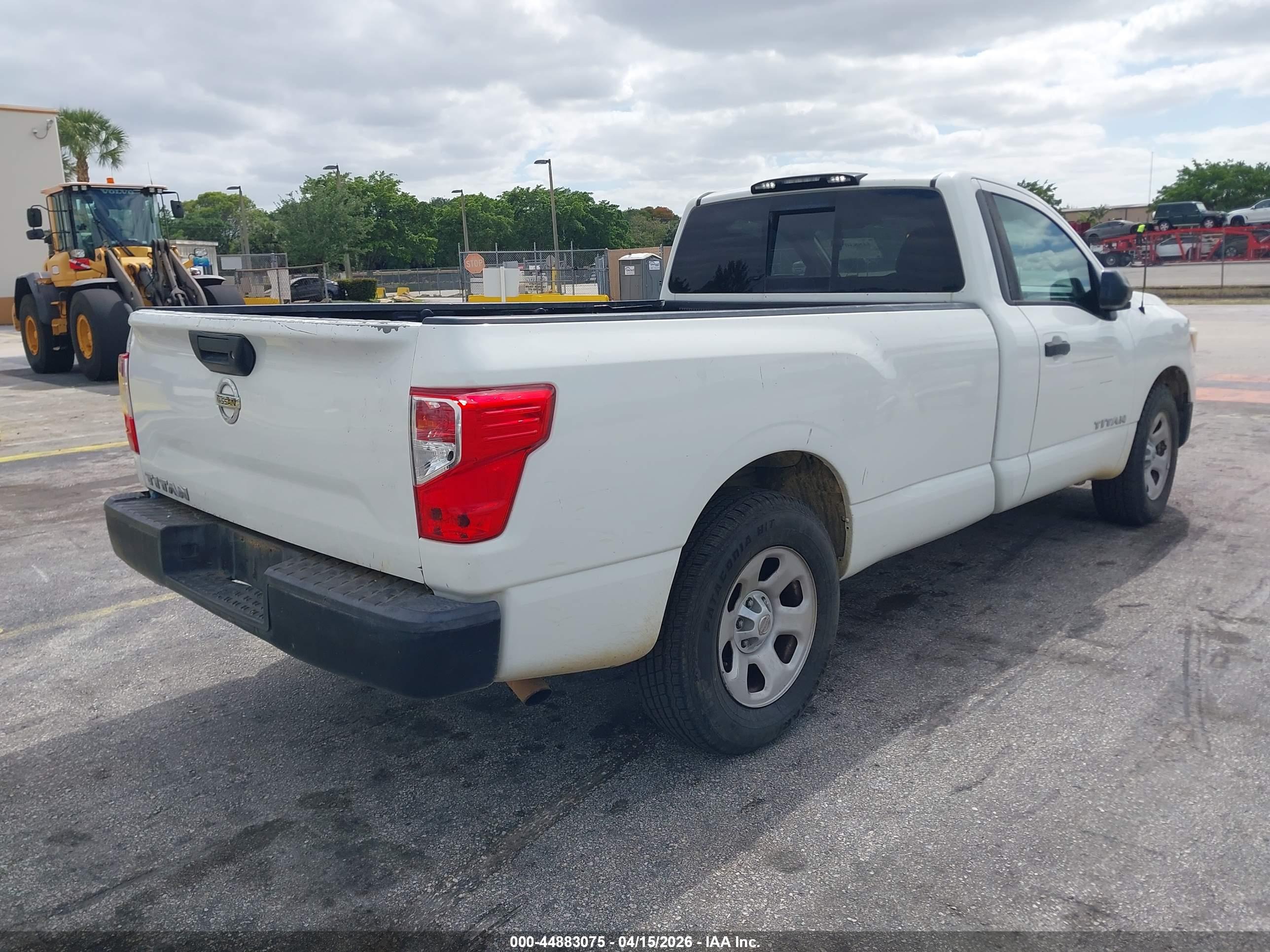 NISSAN TITAN image 4