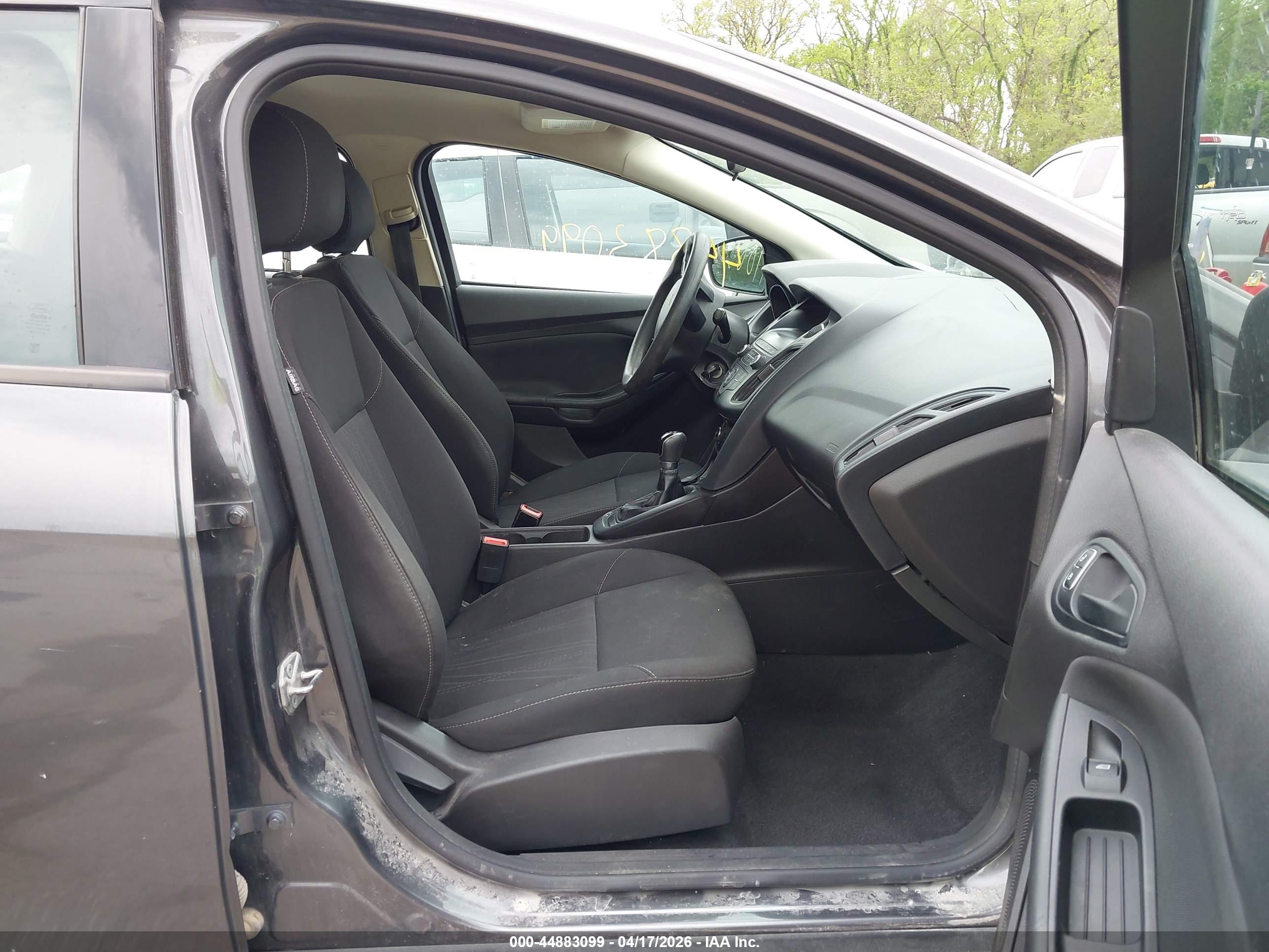 FORD FOCUS image 5