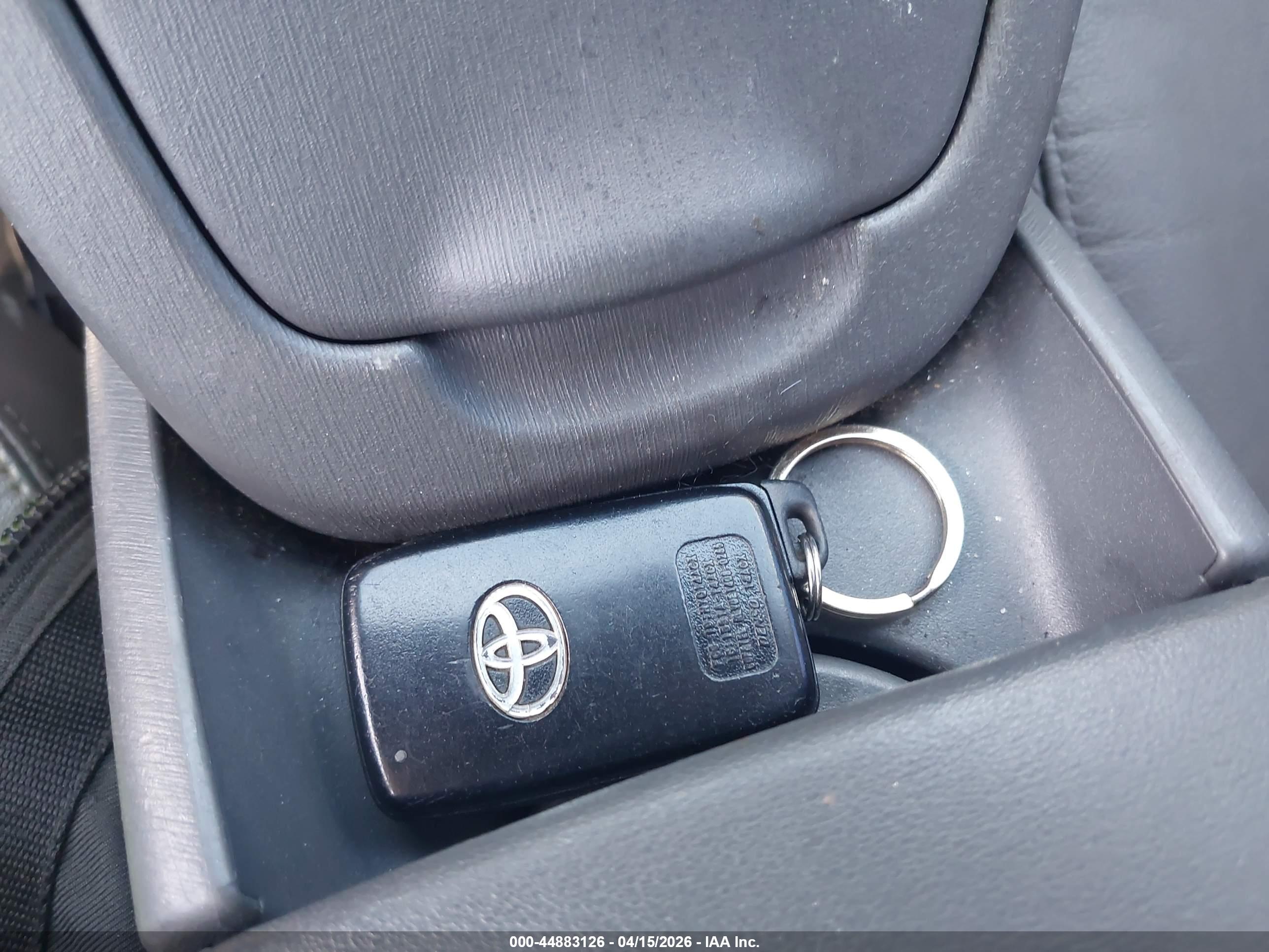 TOYOTA PRIUS image 11