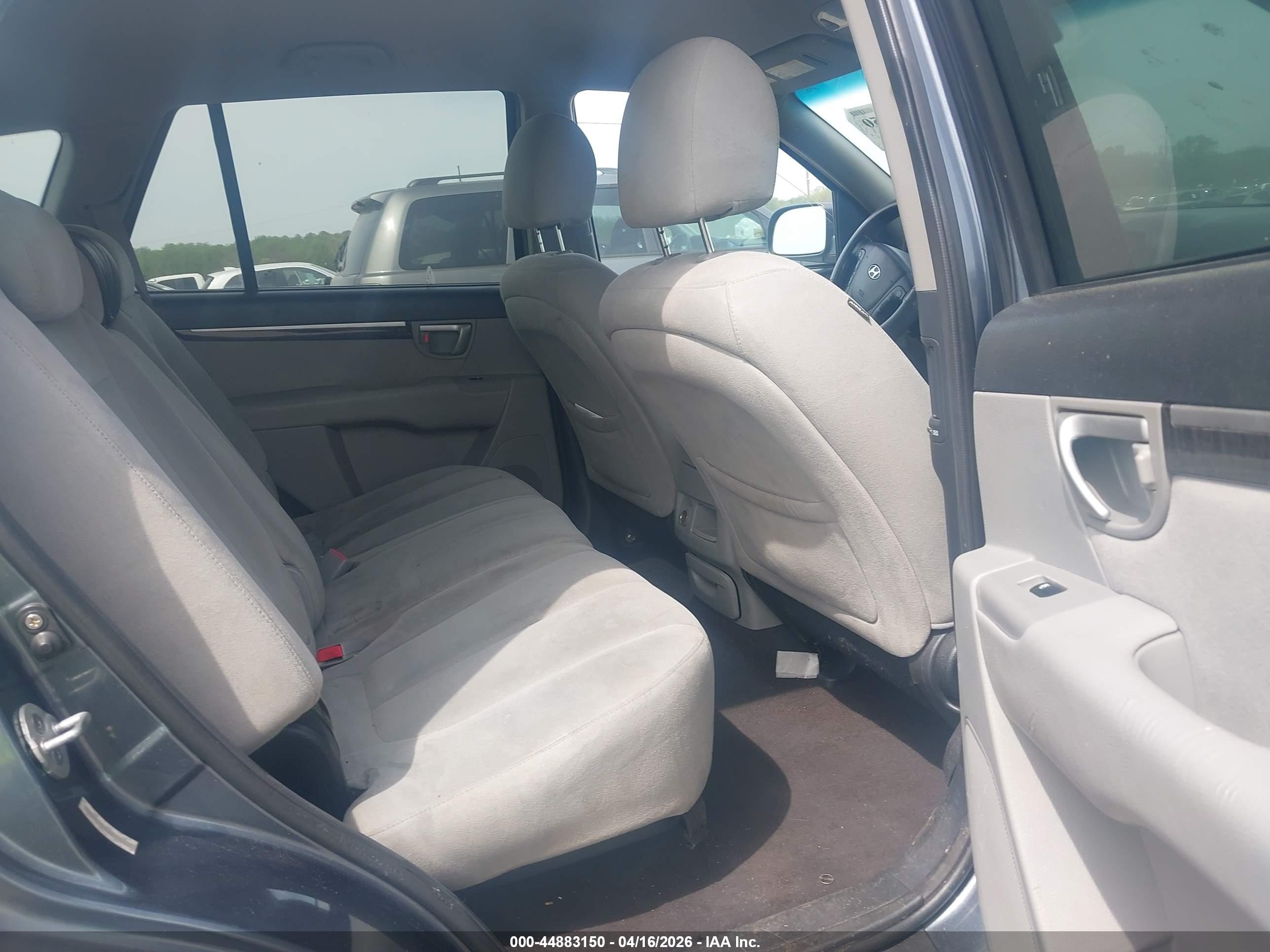 HYUNDAI SANTA image 8