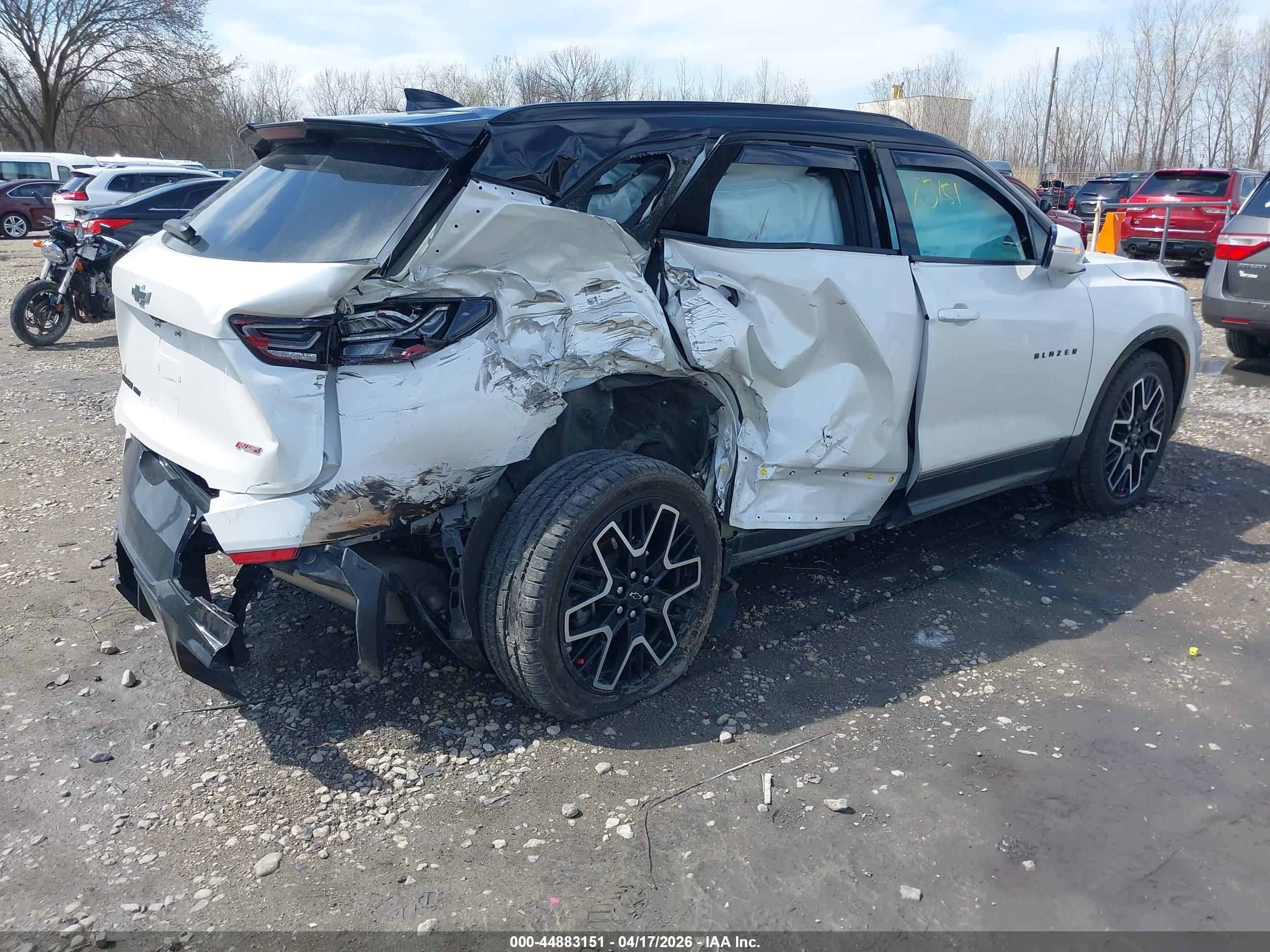 CHEVROLET BLAZER image 4