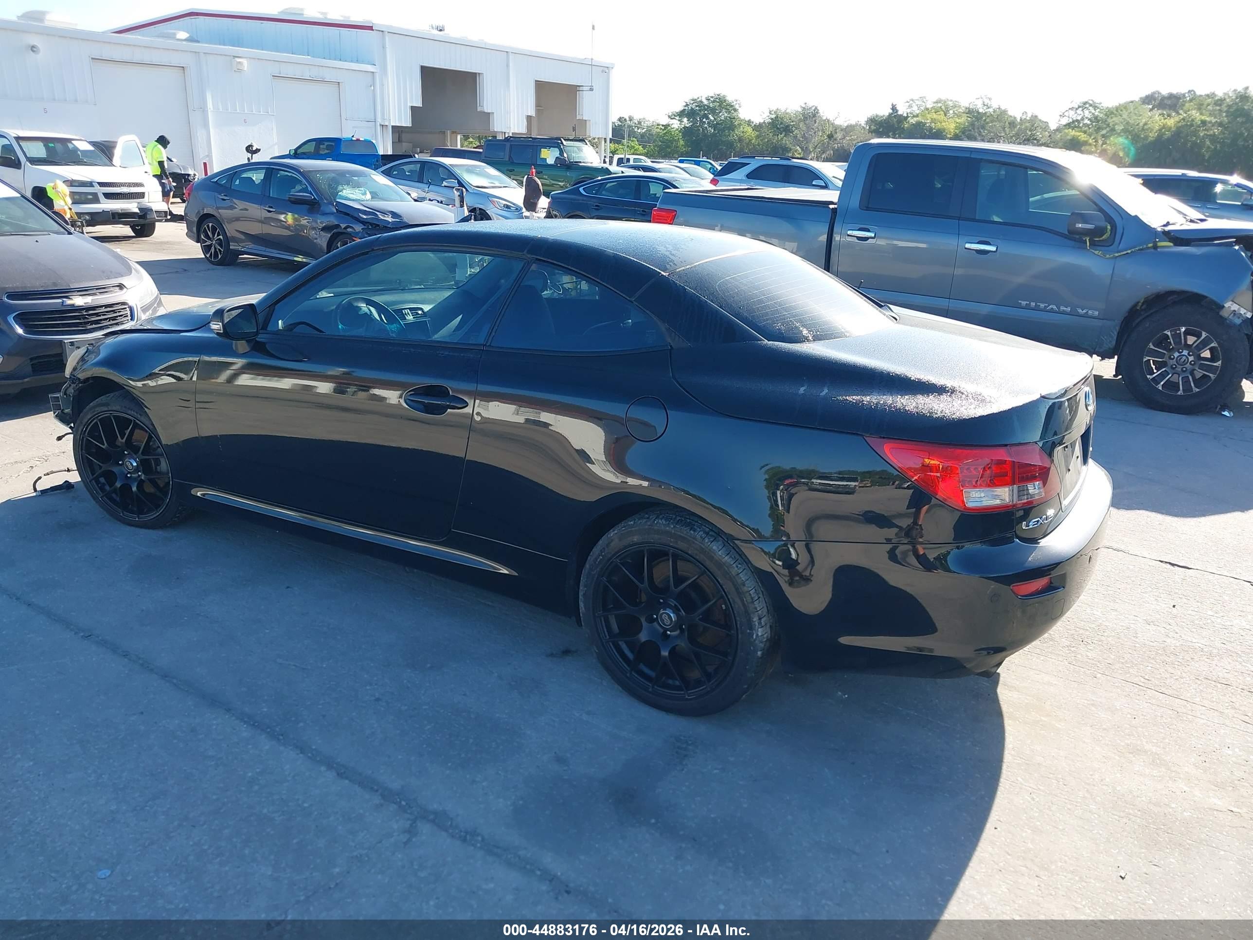 LEXUS IS image 3