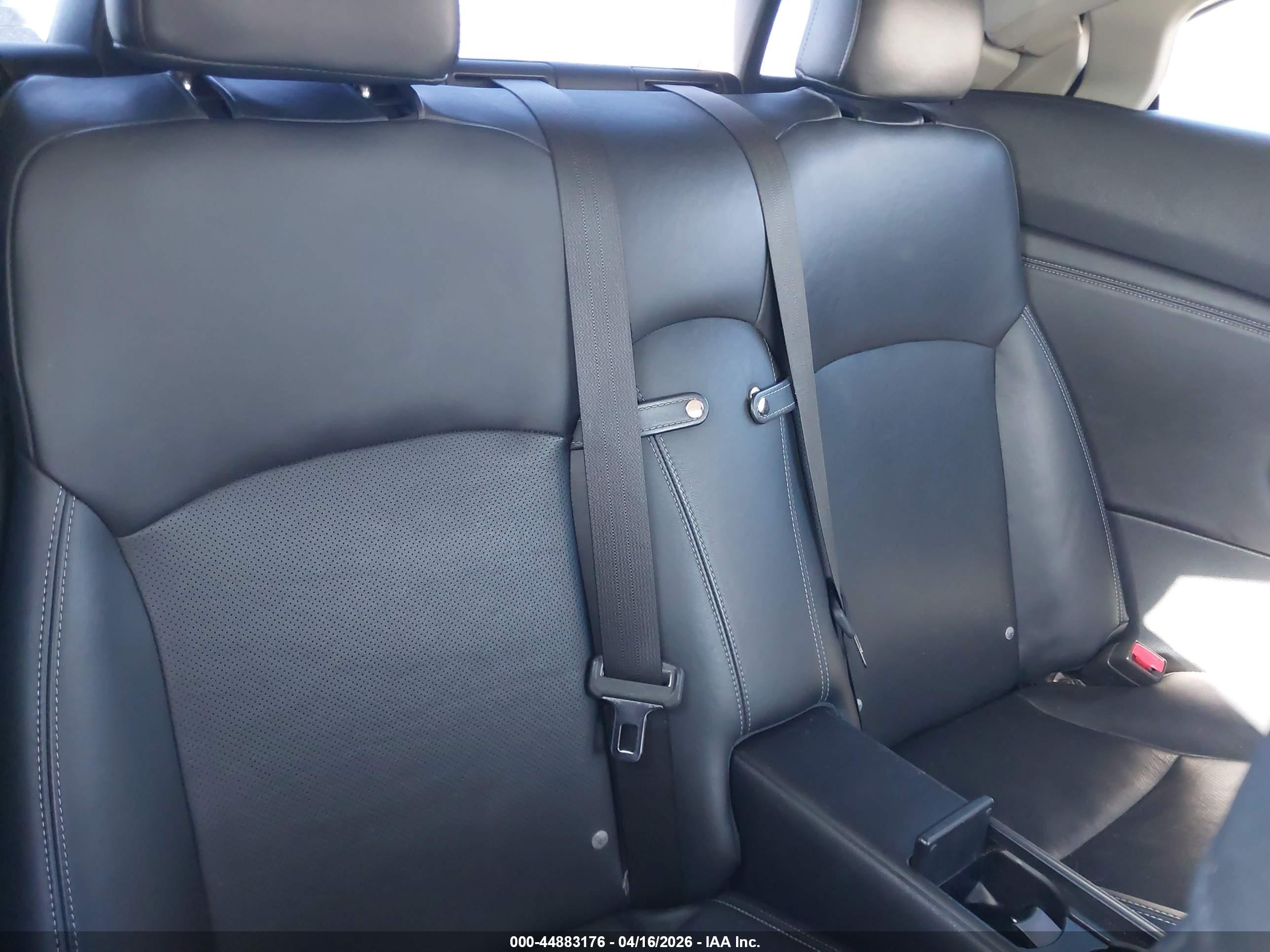 LEXUS IS image 8