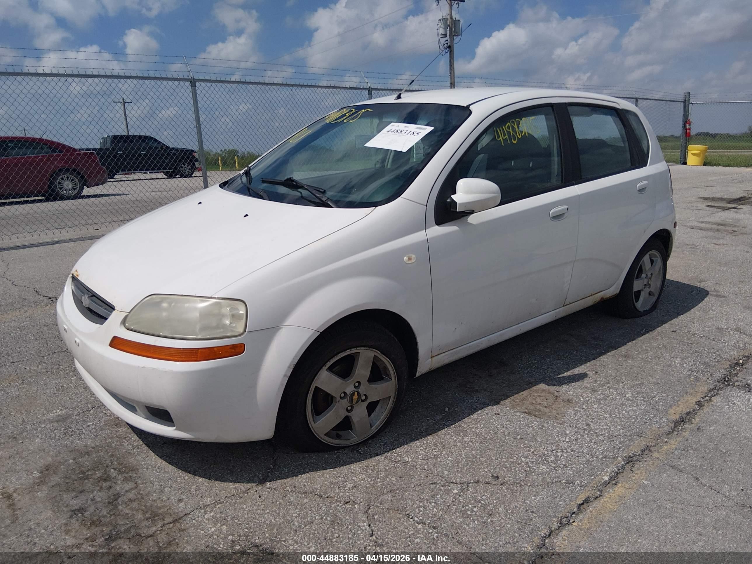 CHEVROLET AVEO image 2