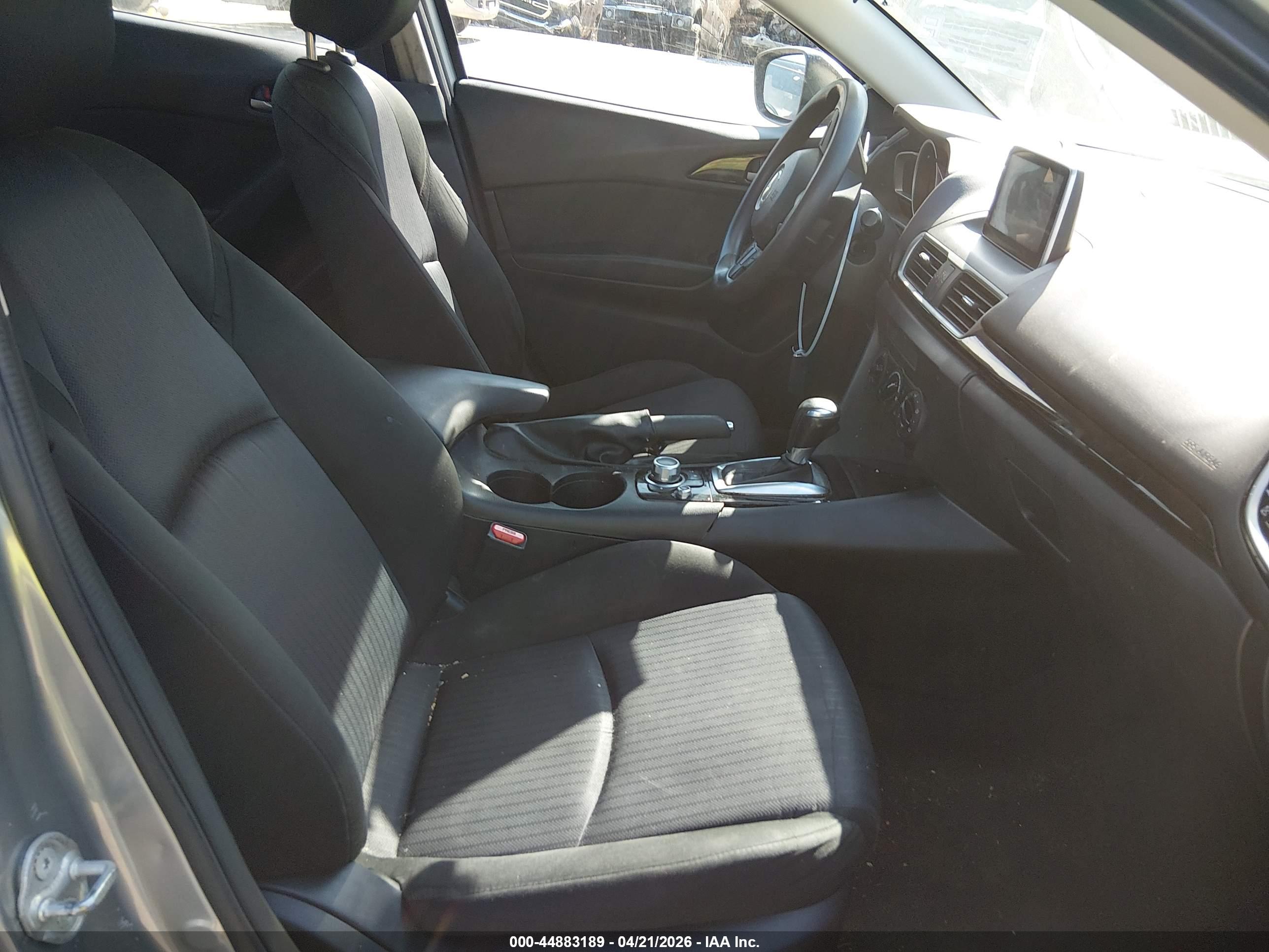 MAZDA MAZDA3 image 5