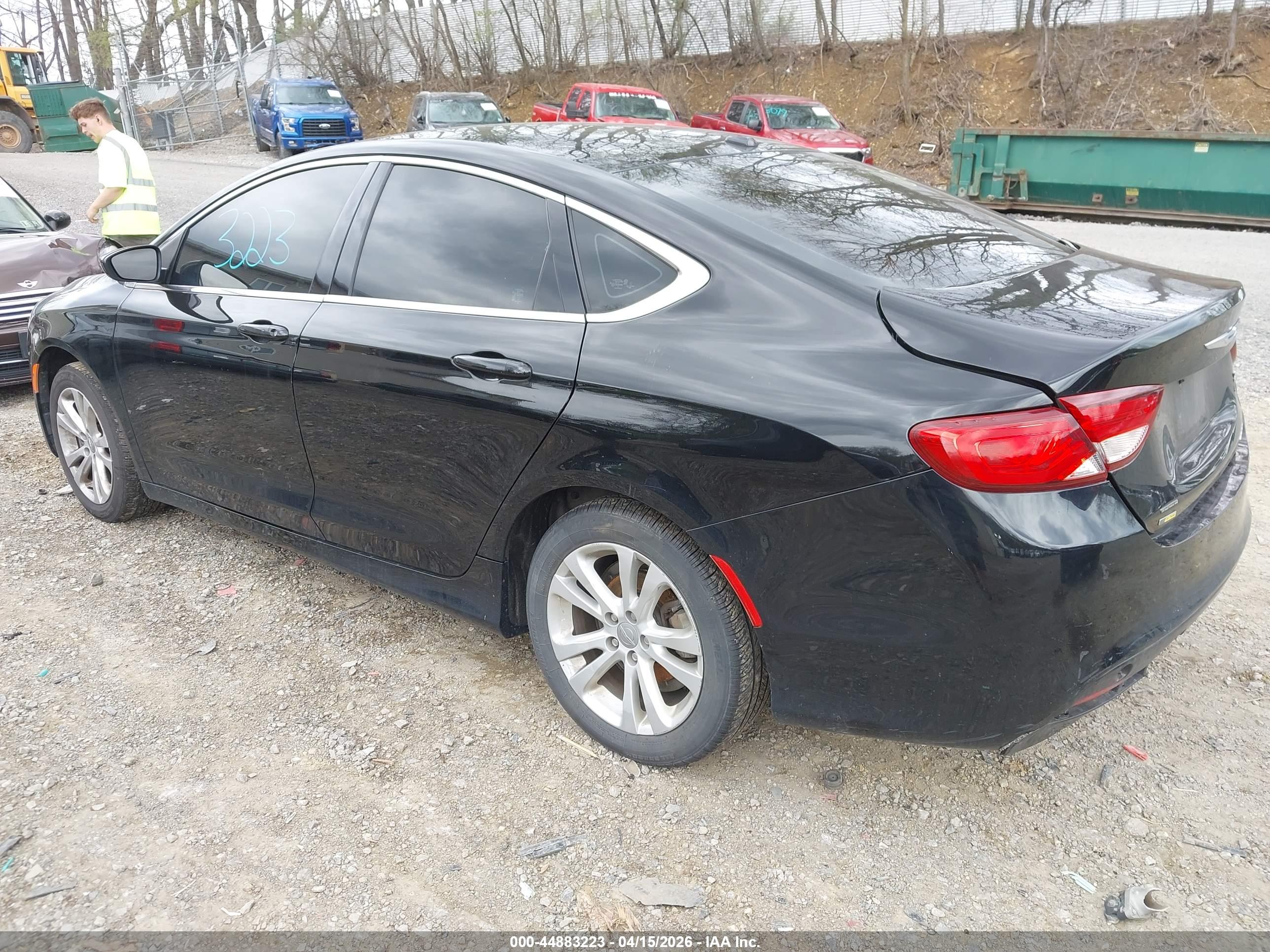 CHRYSLER 200 image 3