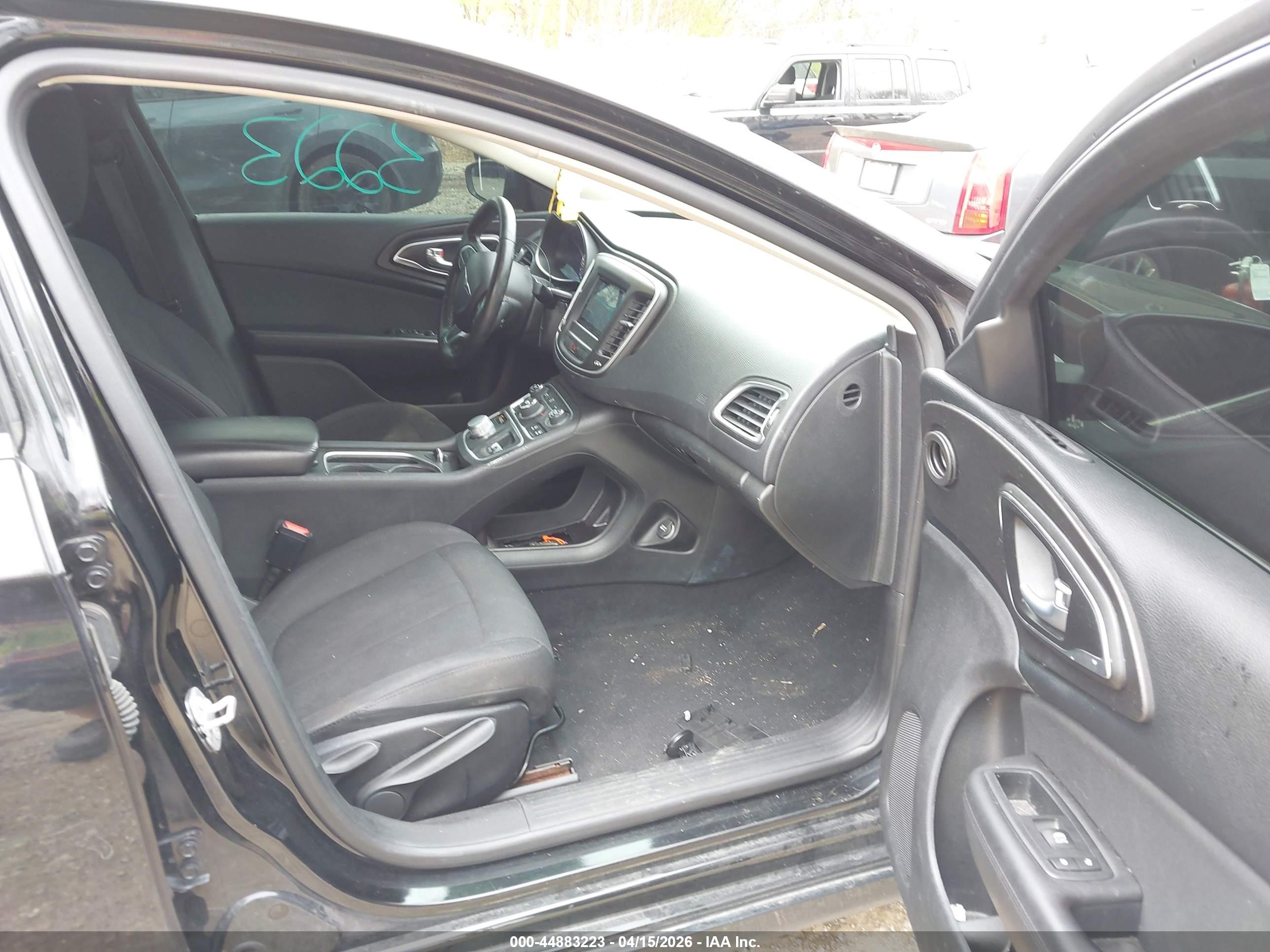 CHRYSLER 200 image 5