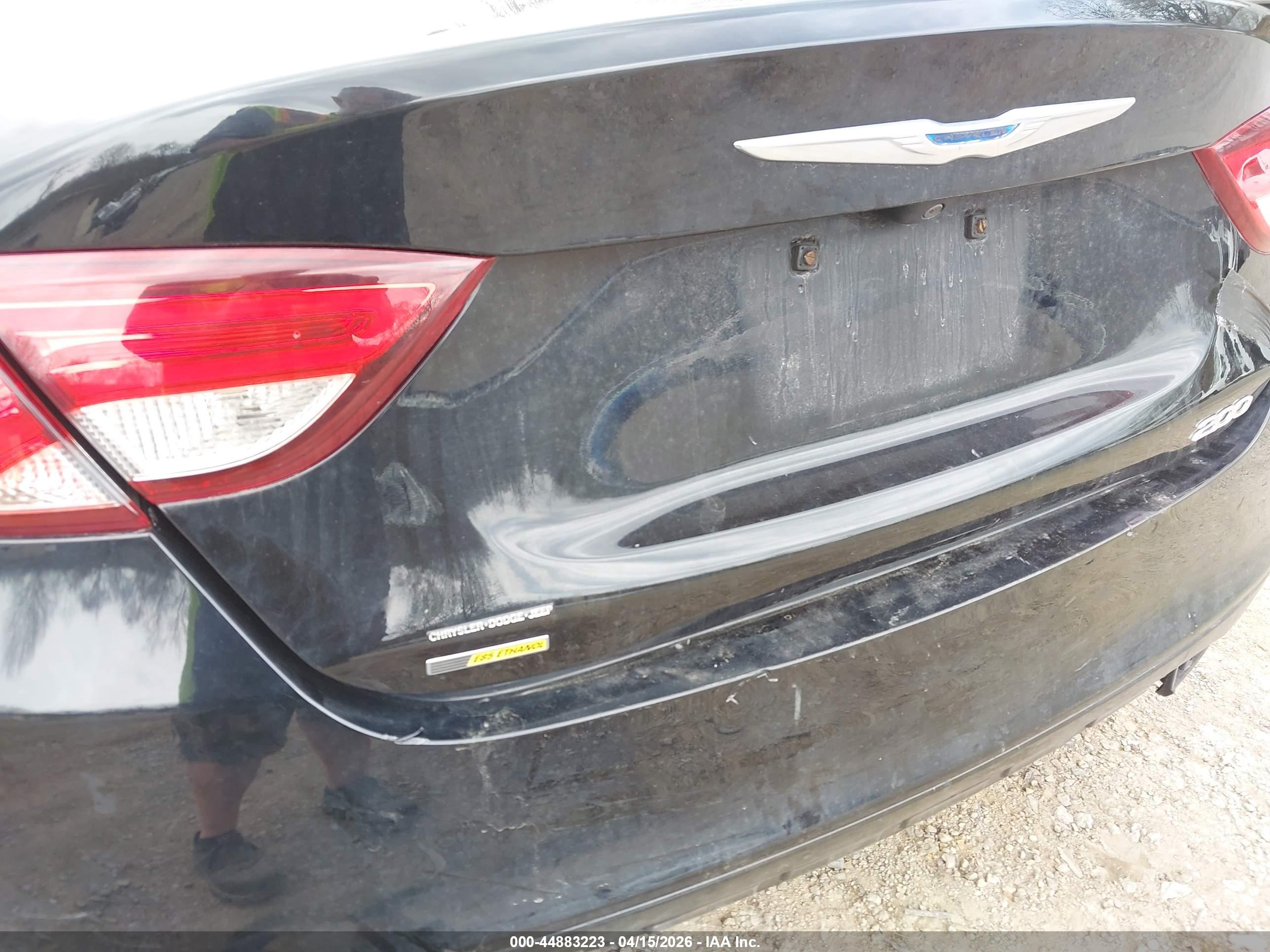 CHRYSLER 200 image 6