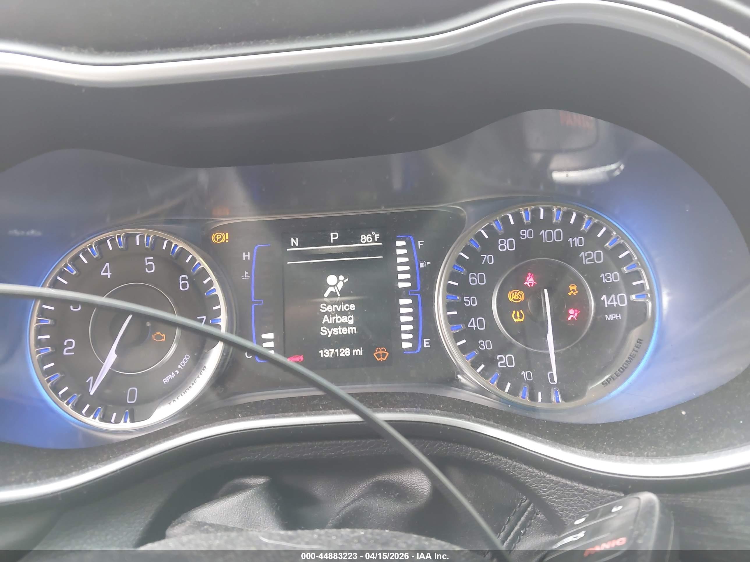 CHRYSLER 200 image 7