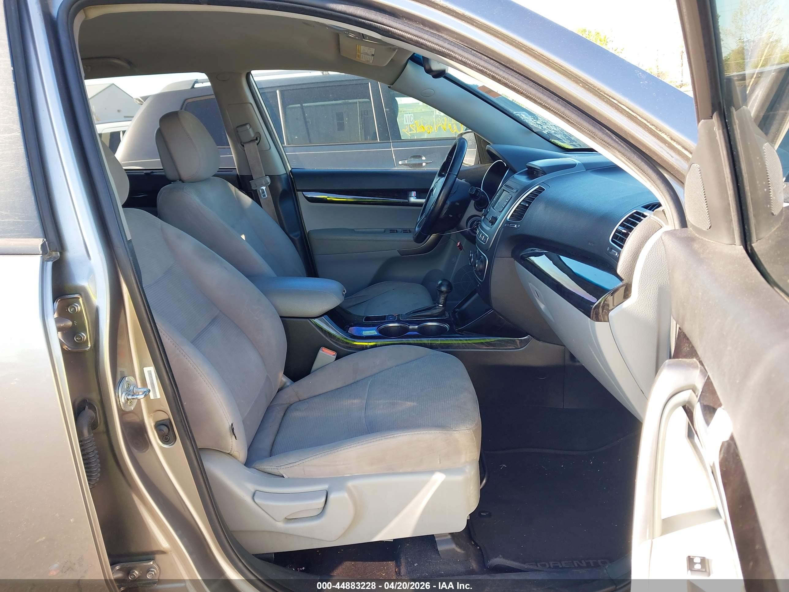 KIA SORENTO image 5
