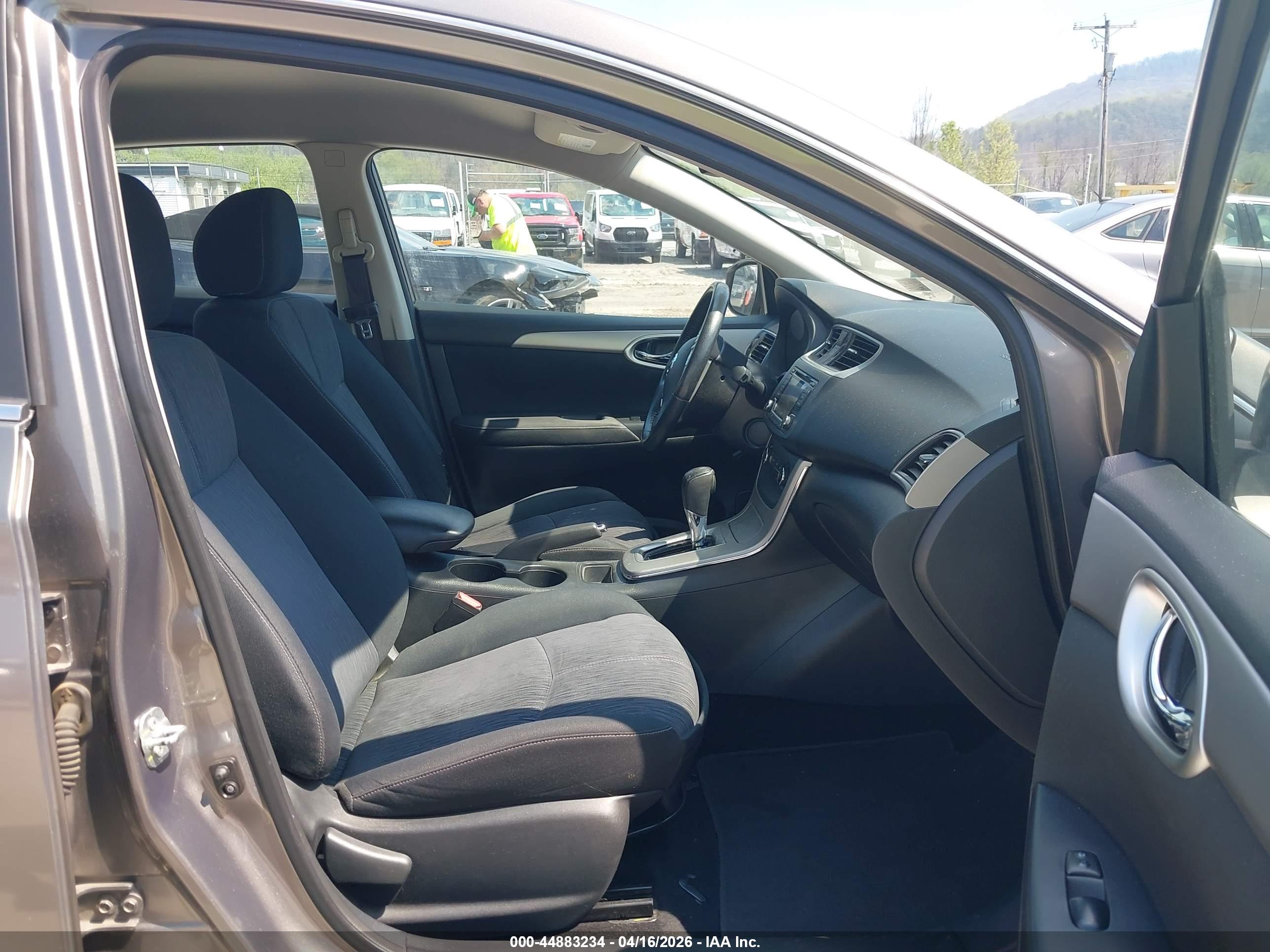 NISSAN SENTRA image 5
