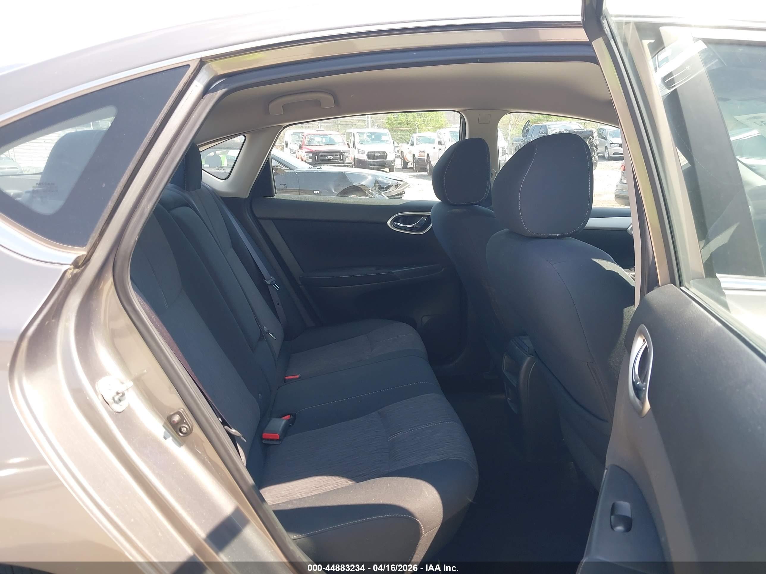 NISSAN SENTRA image 8