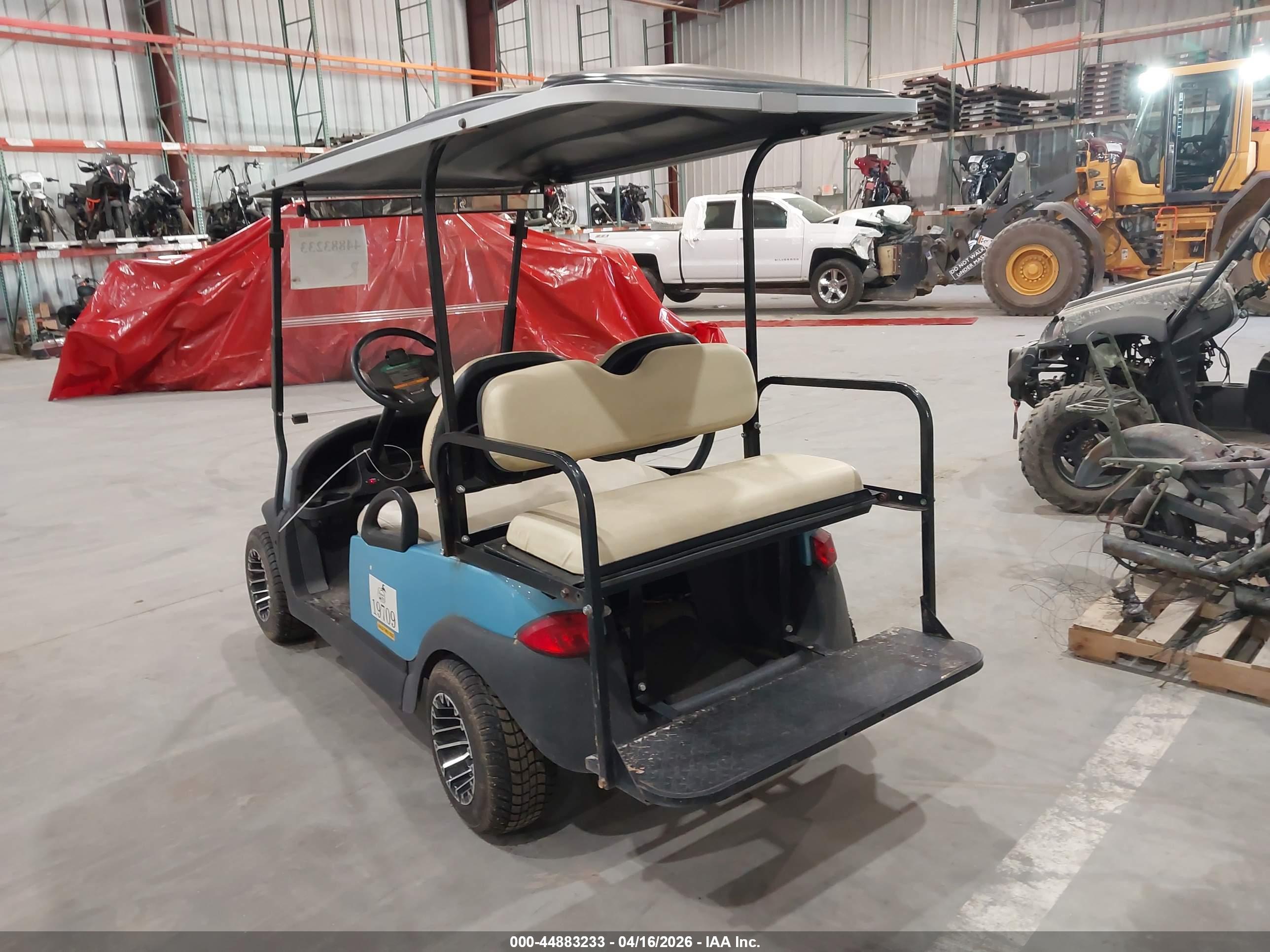 CLUB CAR image 3