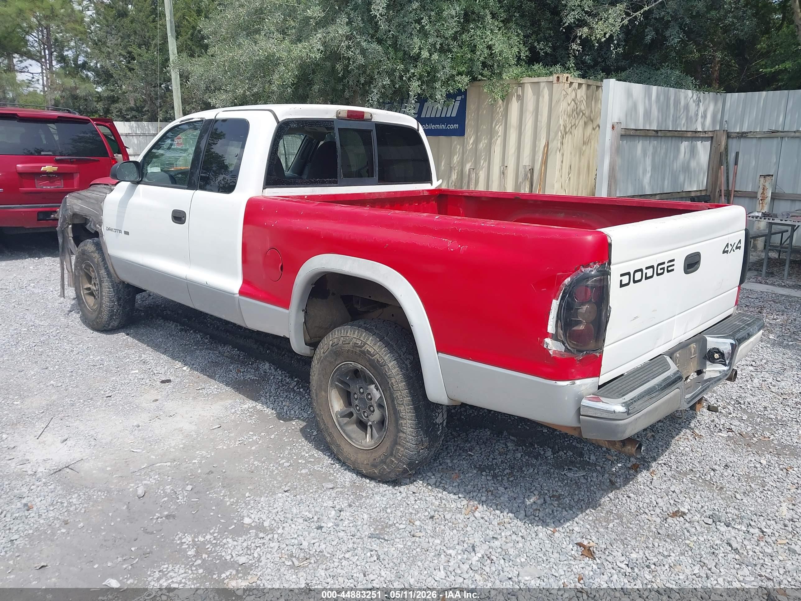 DODGE DAKOTA image 3