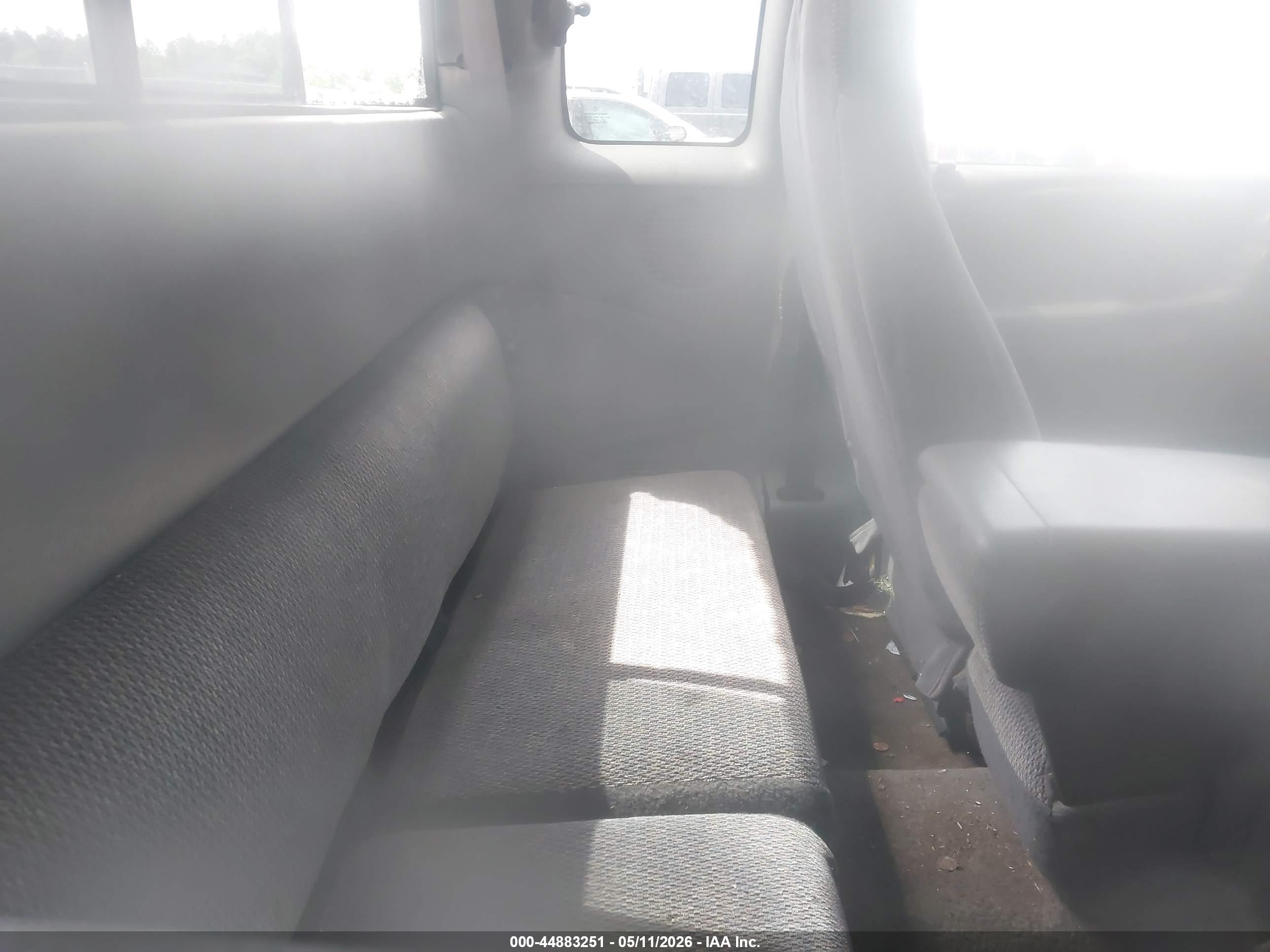 DODGE DAKOTA image 8