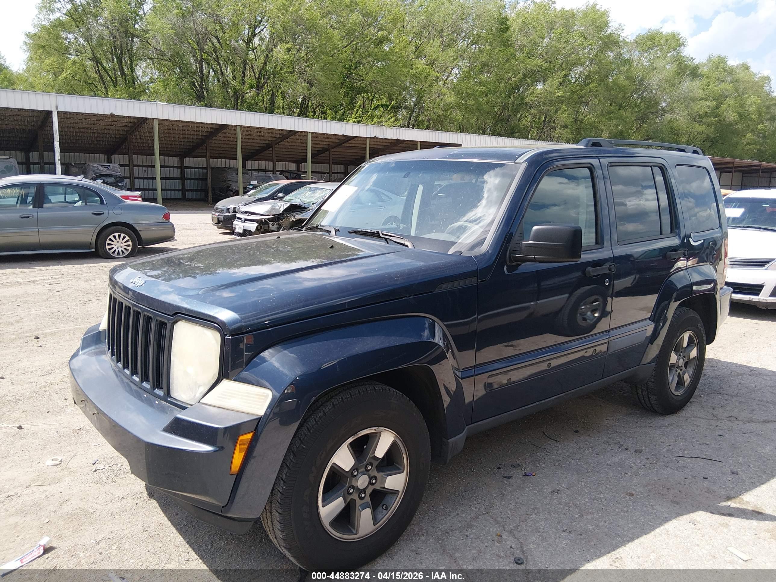 JEEP LIBERTY image 6