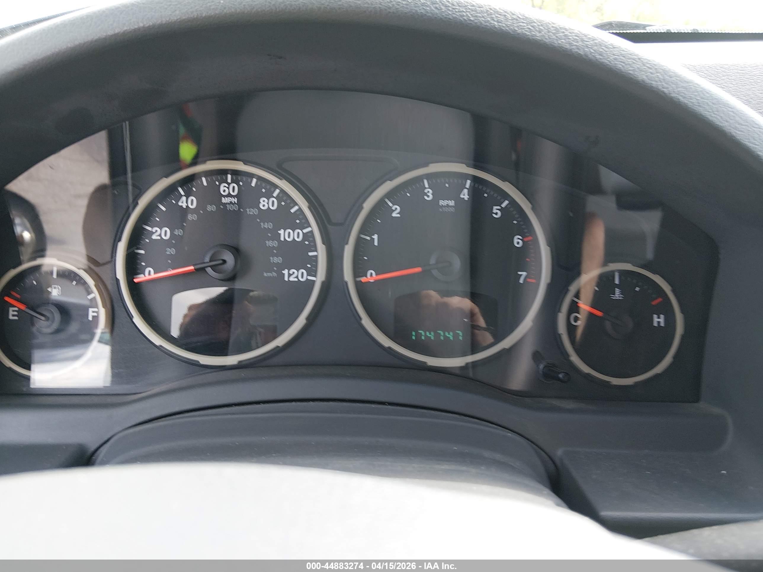 JEEP LIBERTY image 7