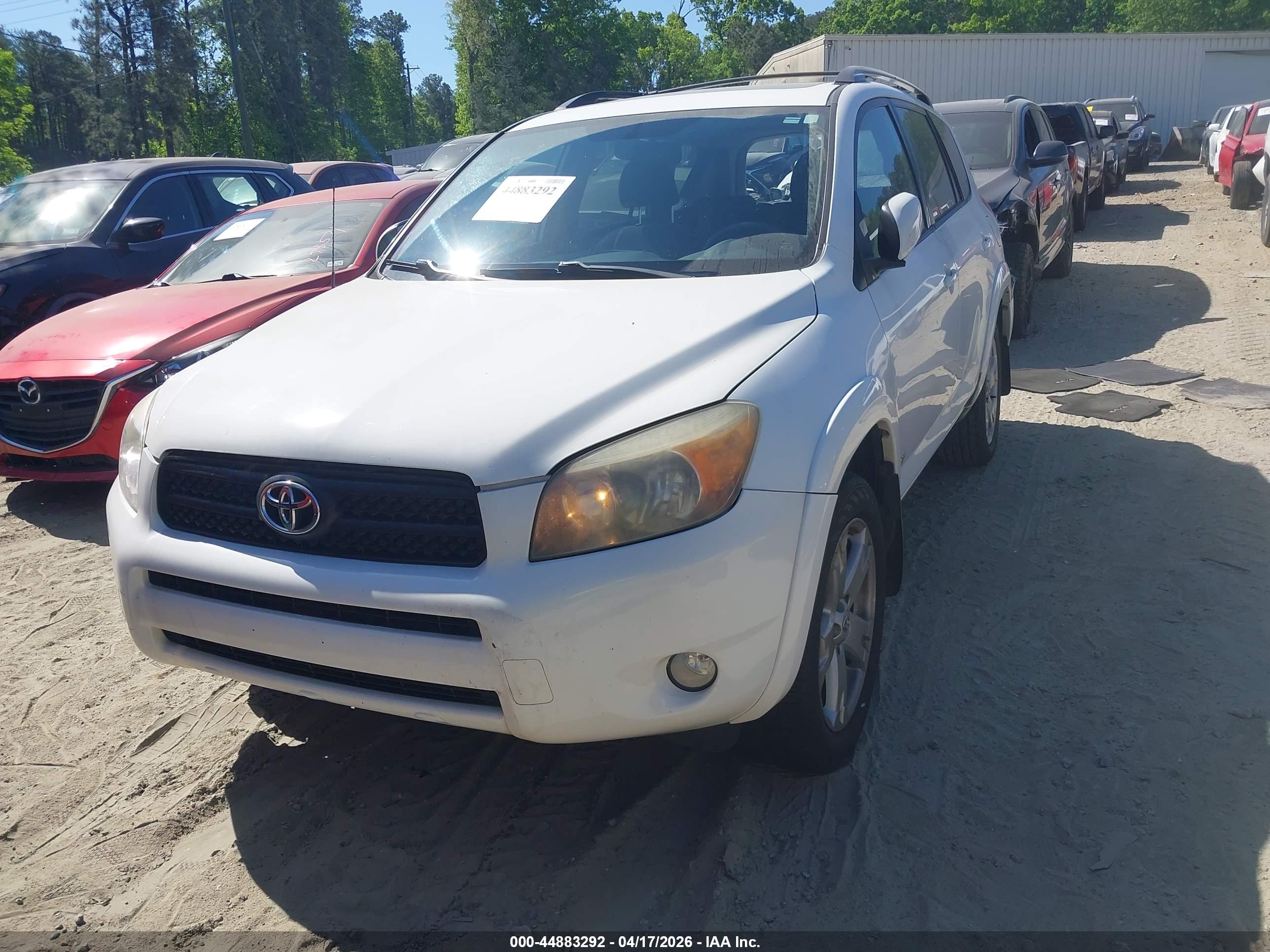 TOYOTA RAV4 image 2