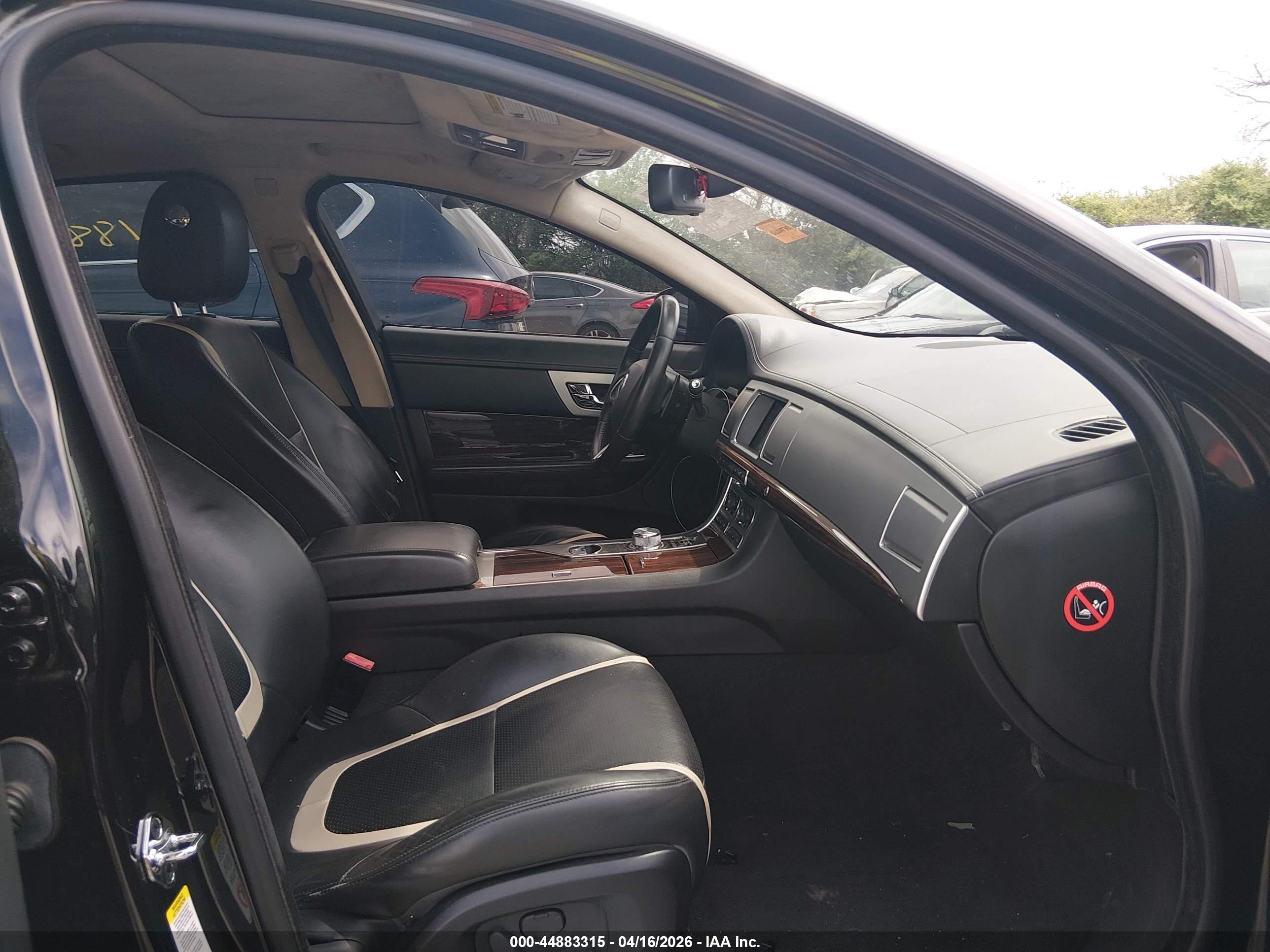JAGUAR XF image 5