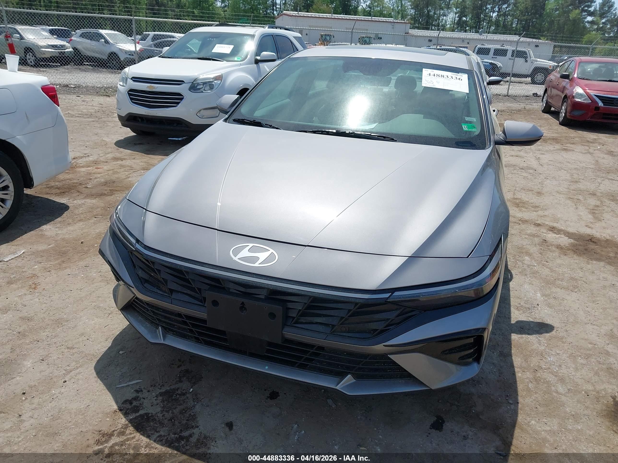 HYUNDAI ELANTRA image 6
