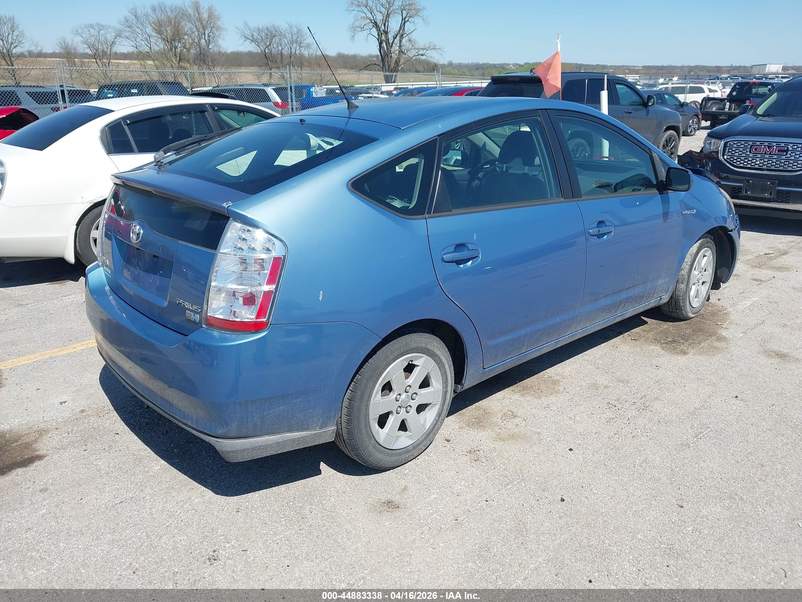 TOYOTA PRIUS image 4