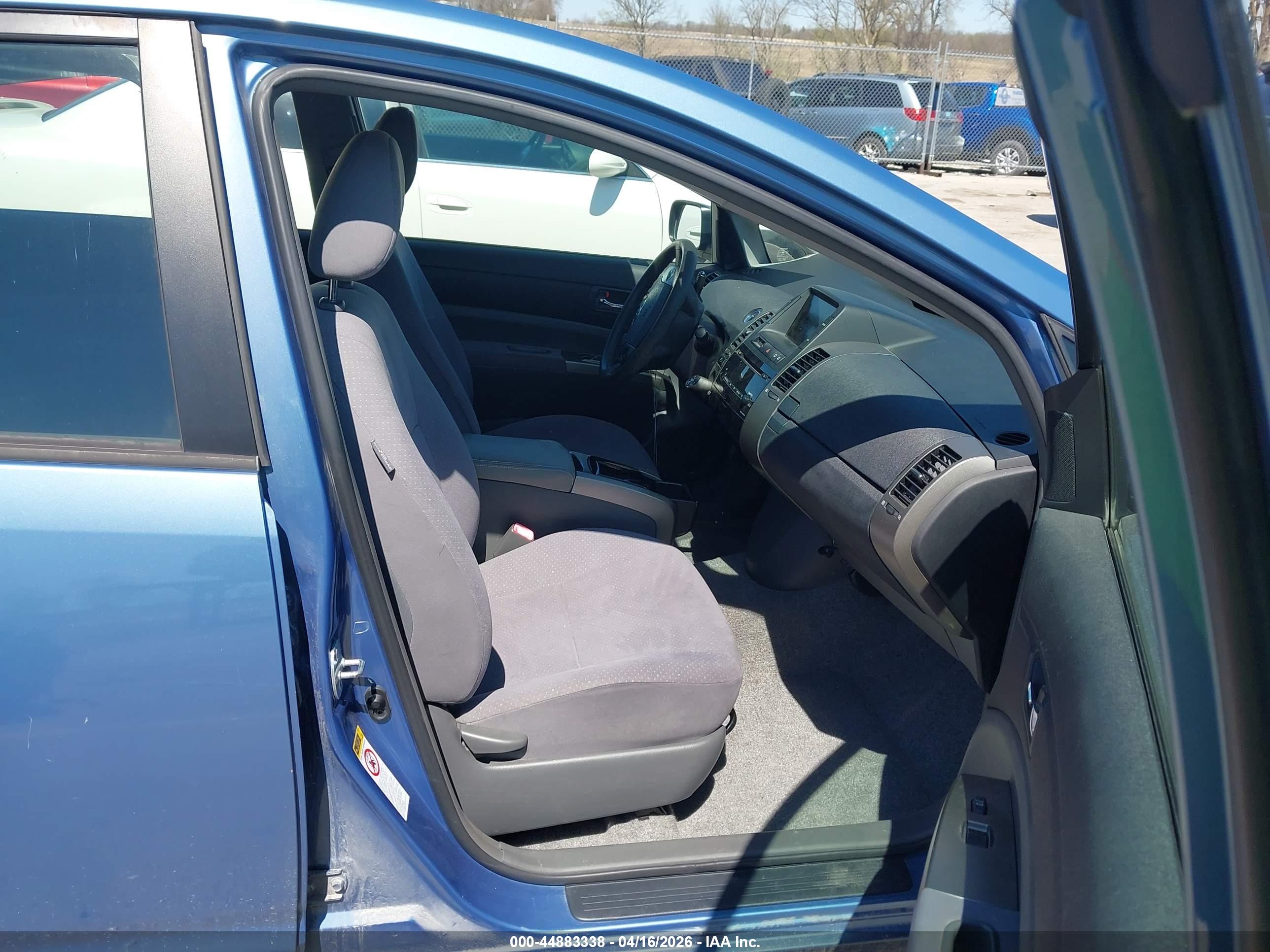 TOYOTA PRIUS image 5