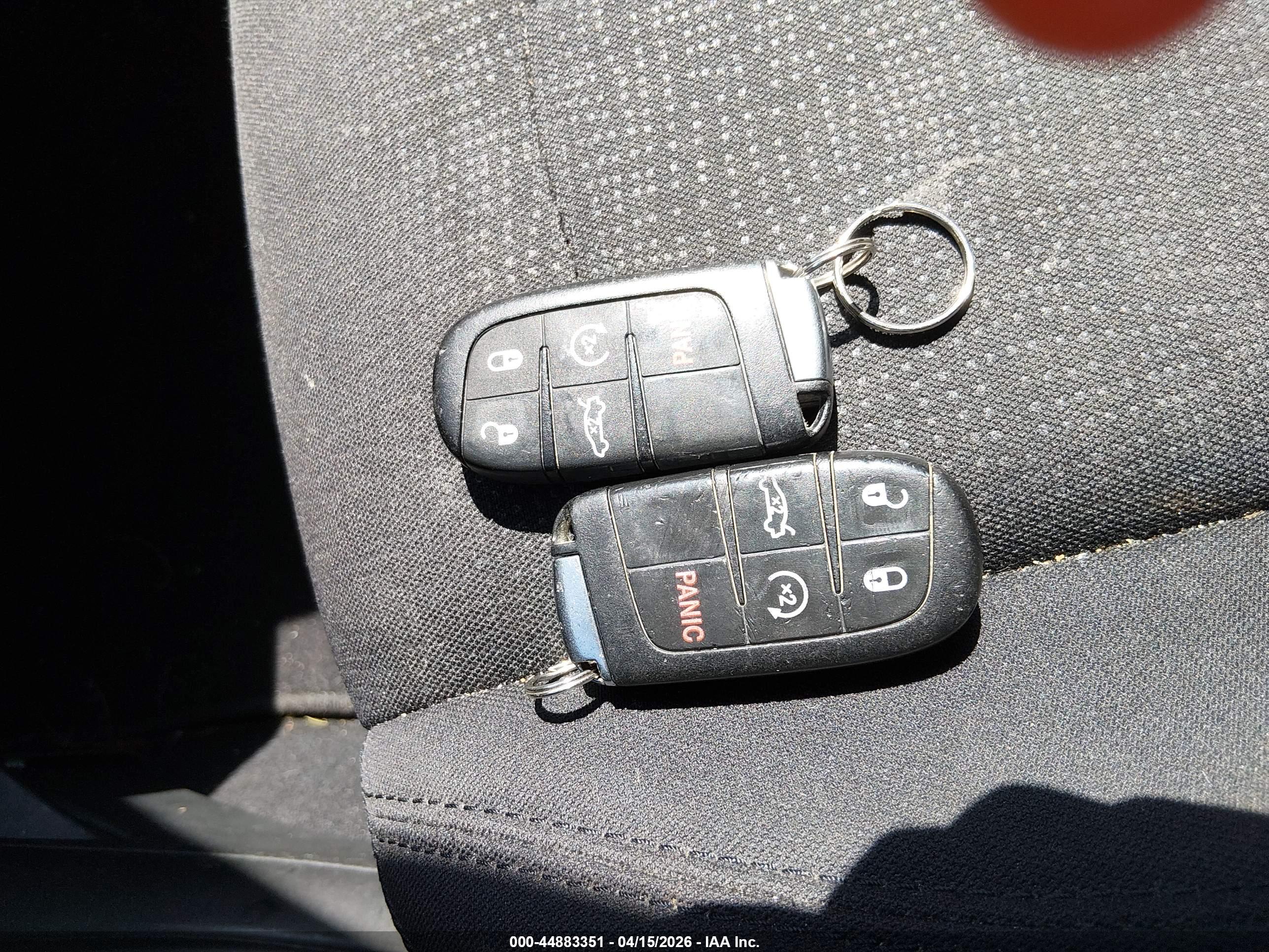 CHRYSLER 200 image 11