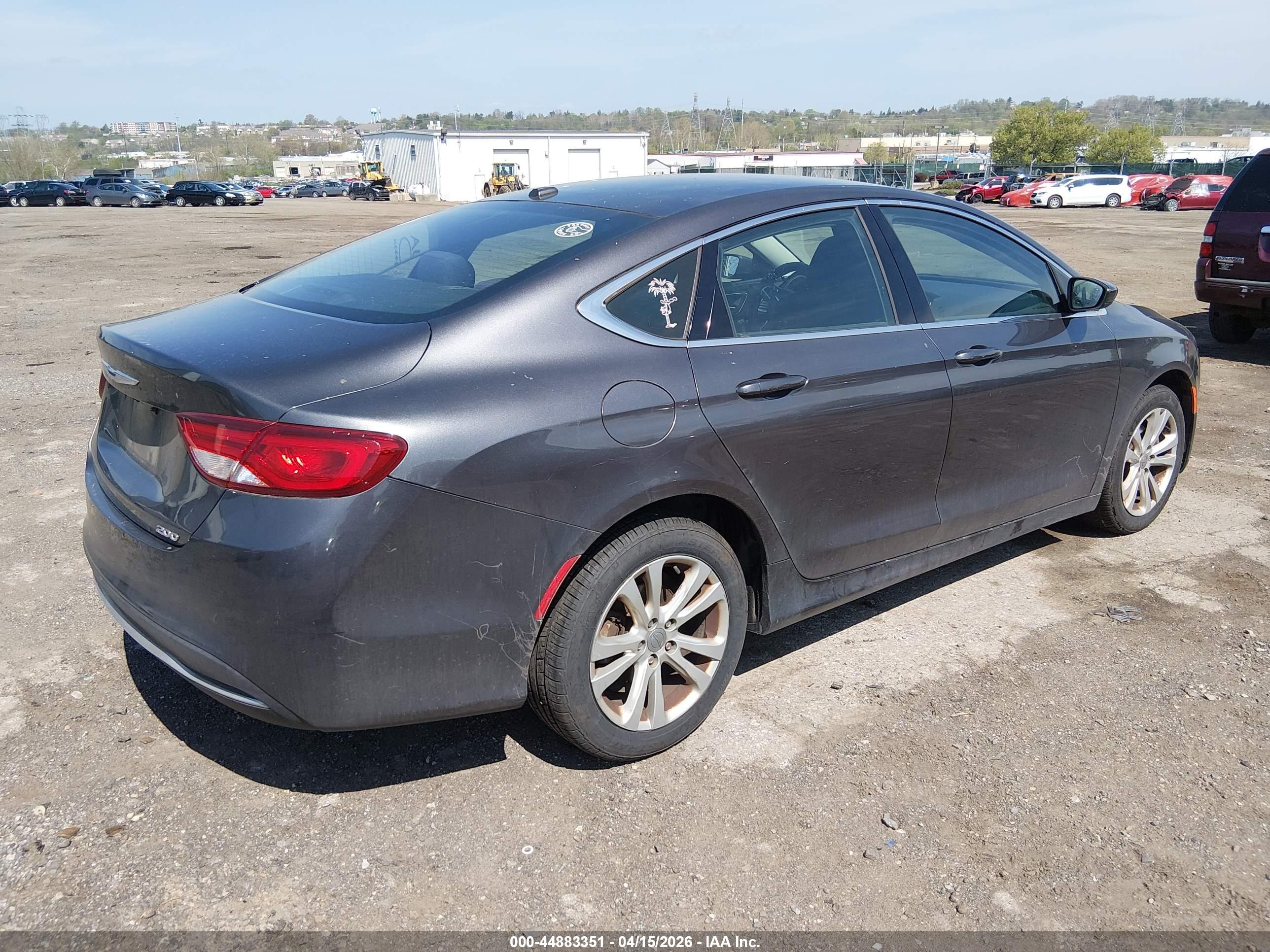 CHRYSLER 200 image 4