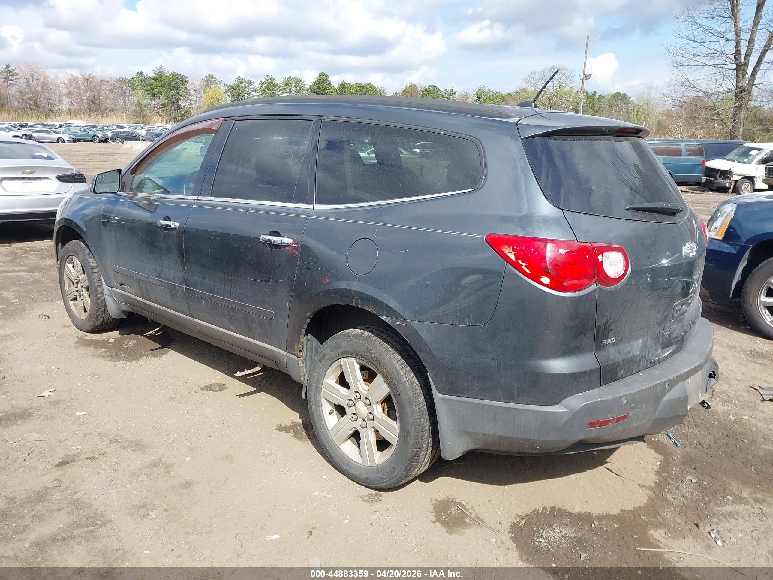CHEVROLET TRAVERSE image 3