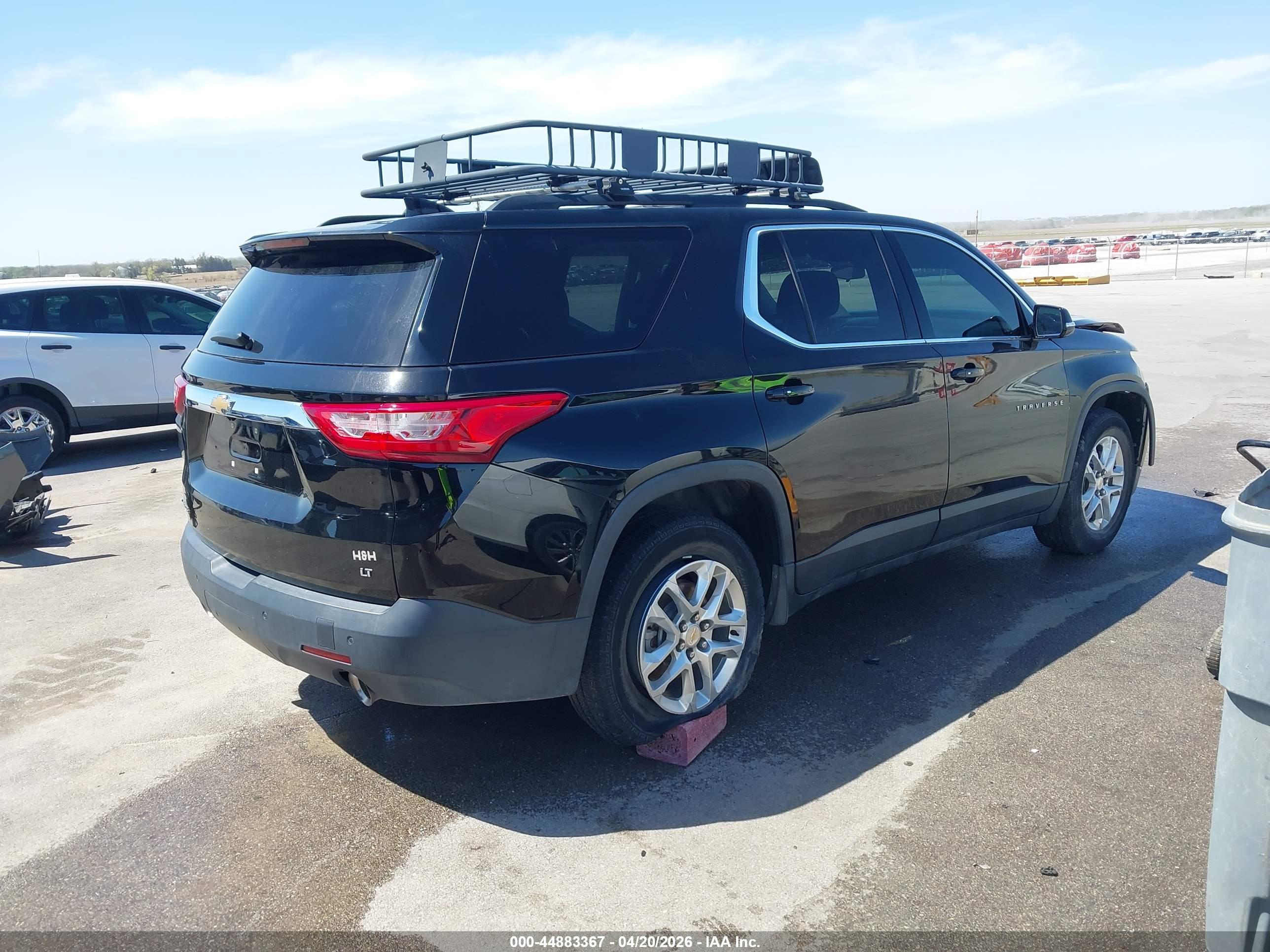 CHEVROLET TRAVERSE image 4