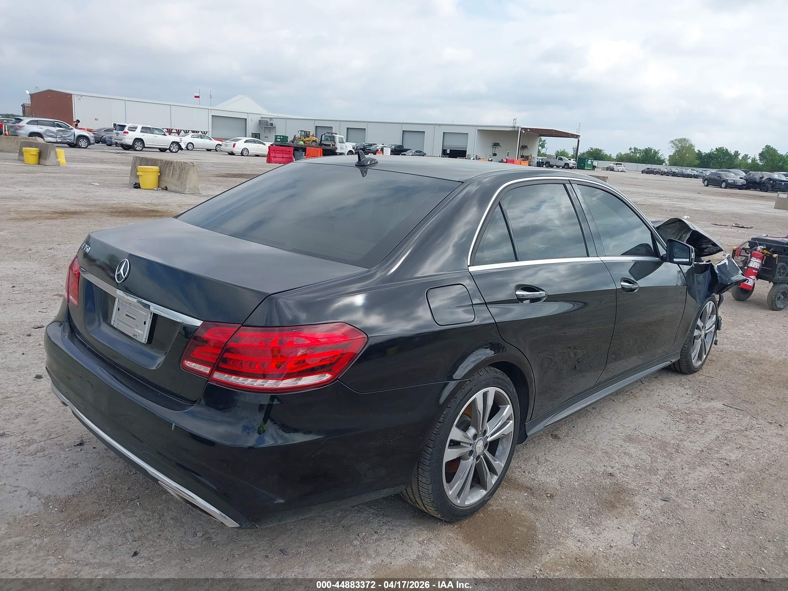 MERCEDES-BENZ E image 4