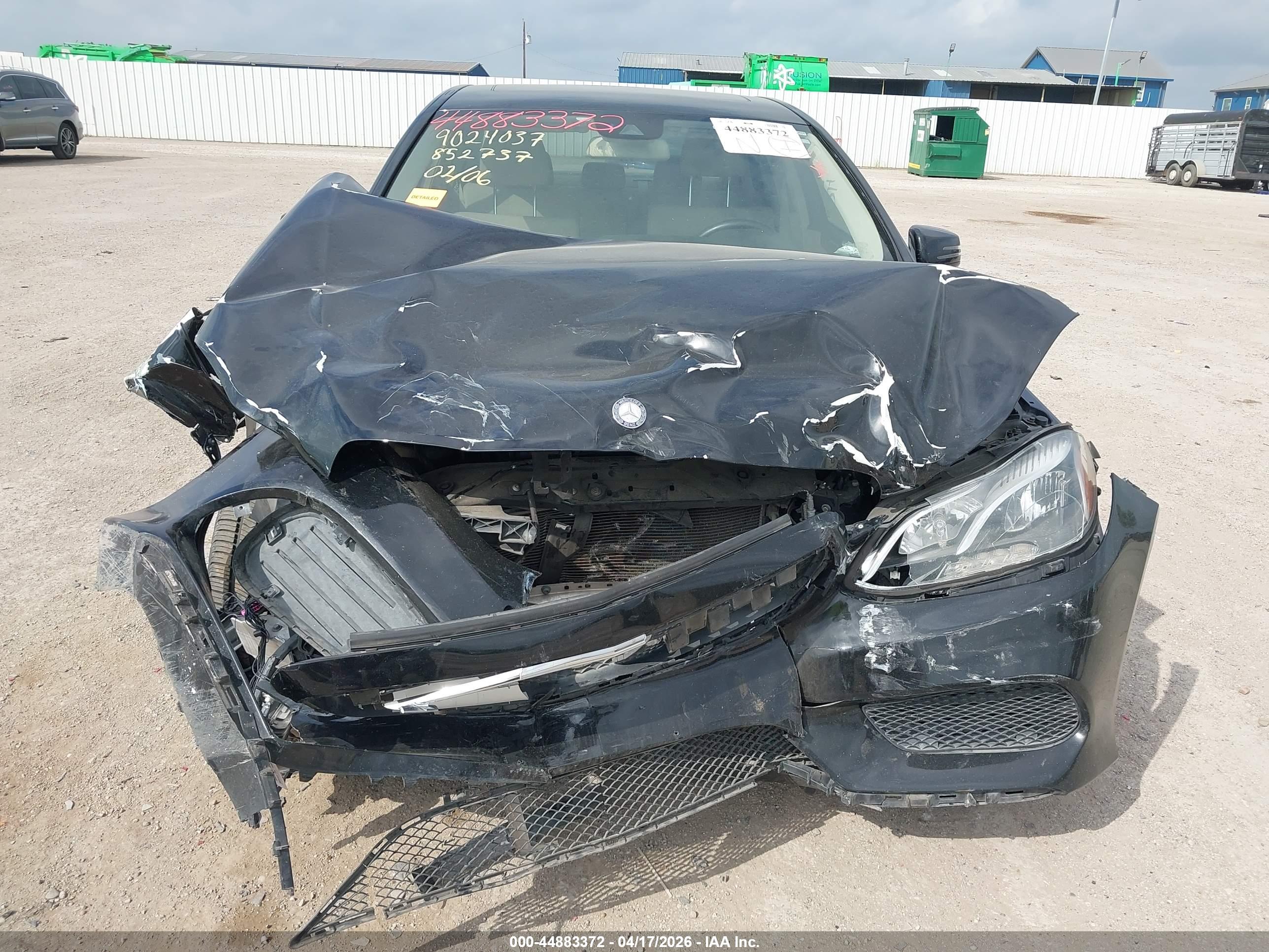 MERCEDES-BENZ E image 6
